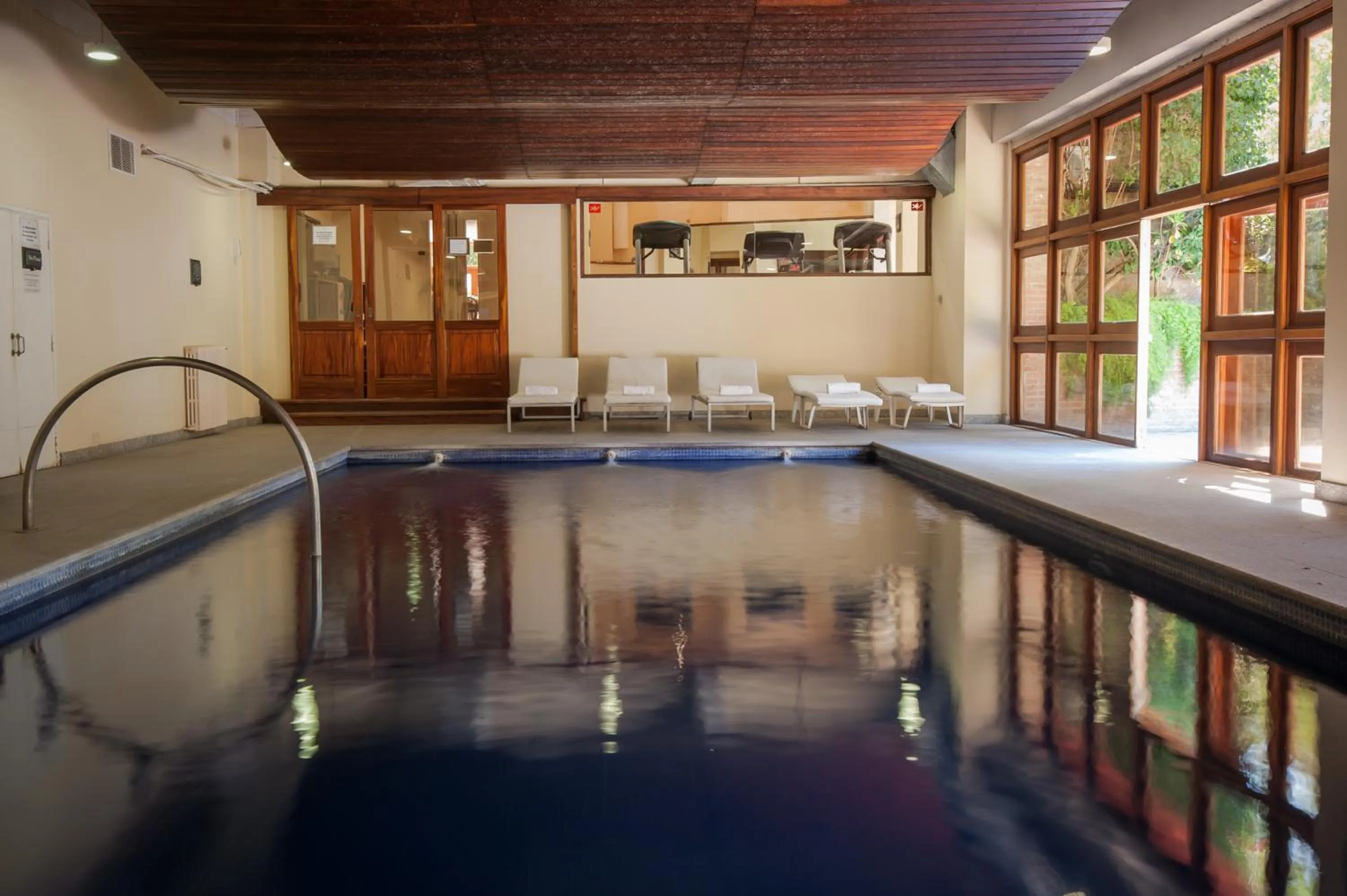 Swimming pool in Hotel del Bosque