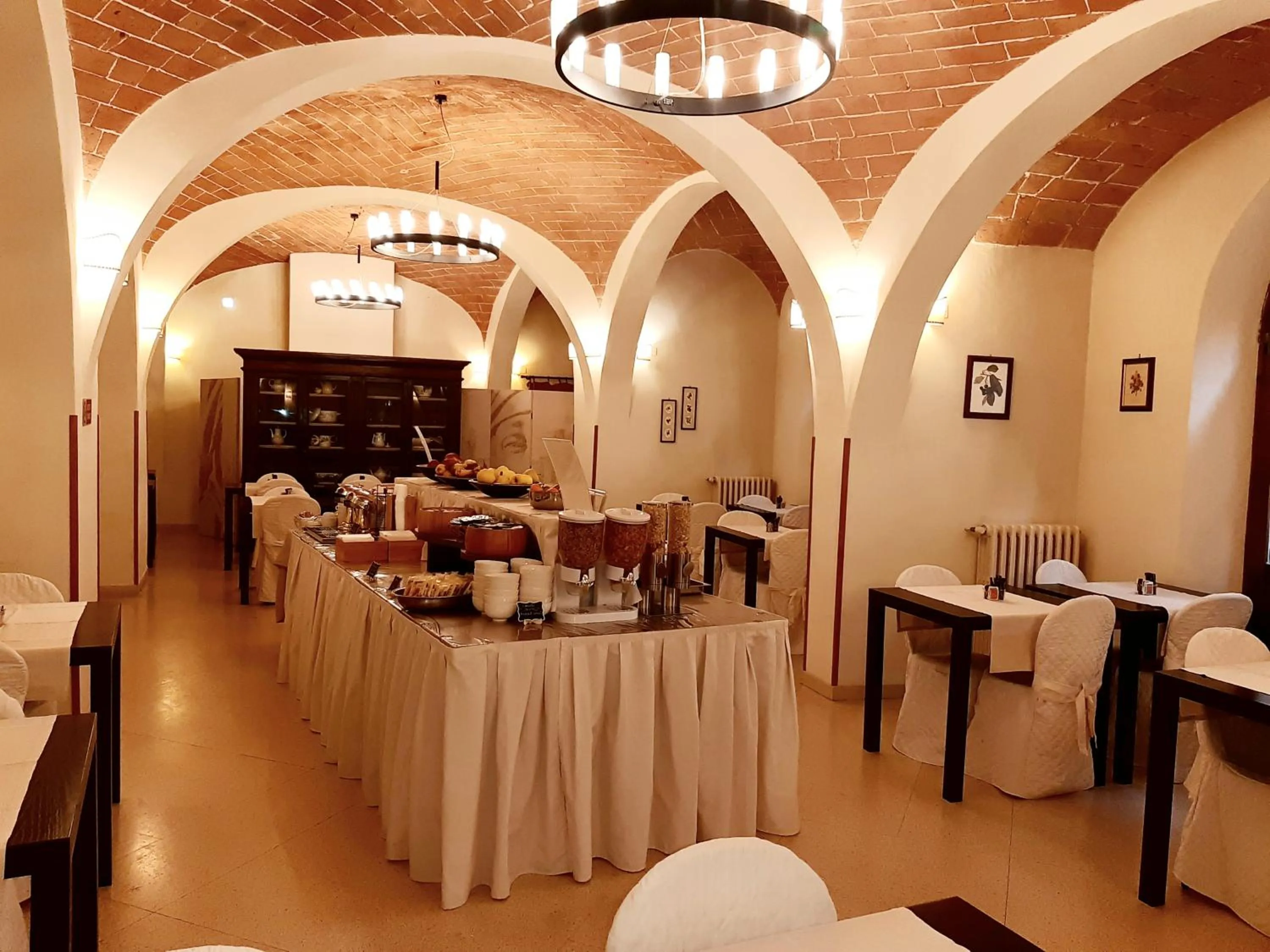 Breakfast in Hotel Alma Domus