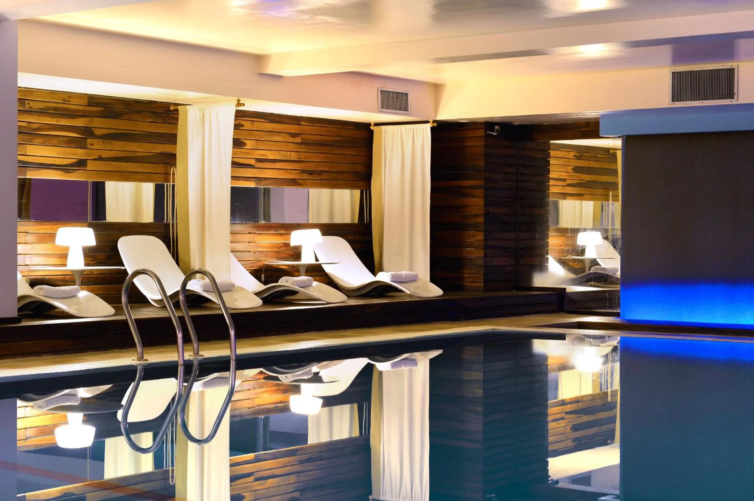 Swimming pool in Pestana Buenos Aires