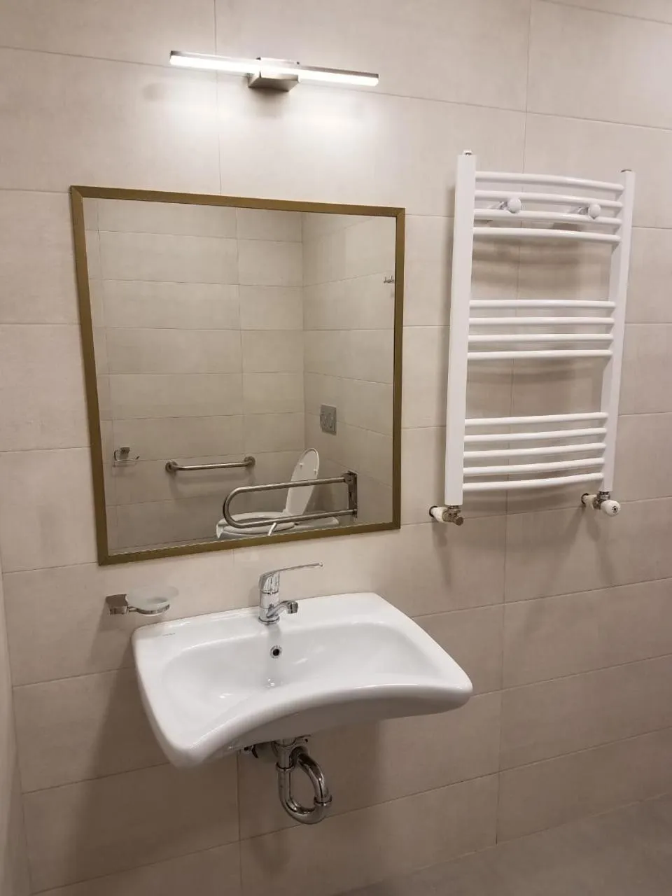 Bathroom in Paliani Hotel