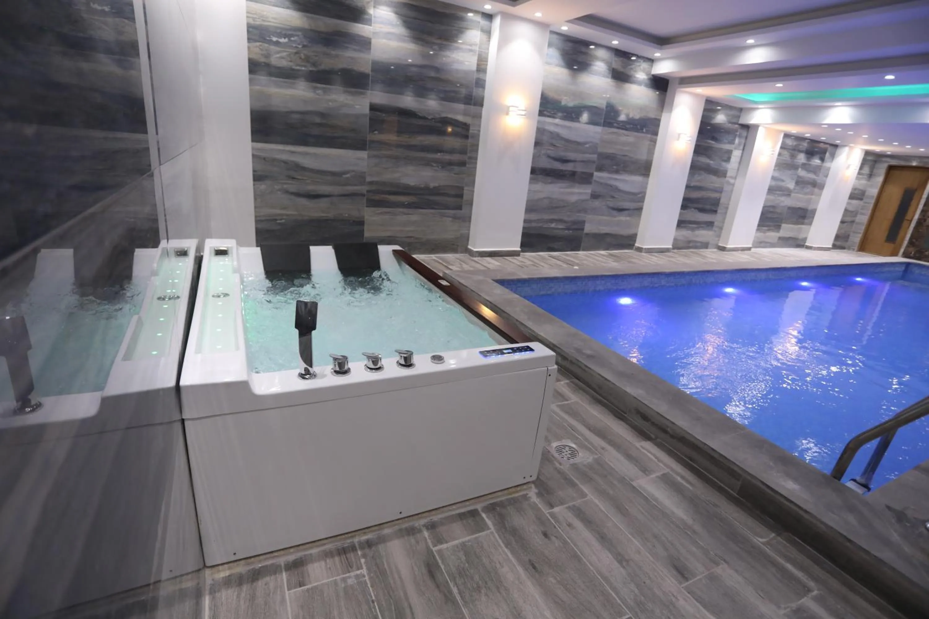 Swimming pool in Turquoise Hotel