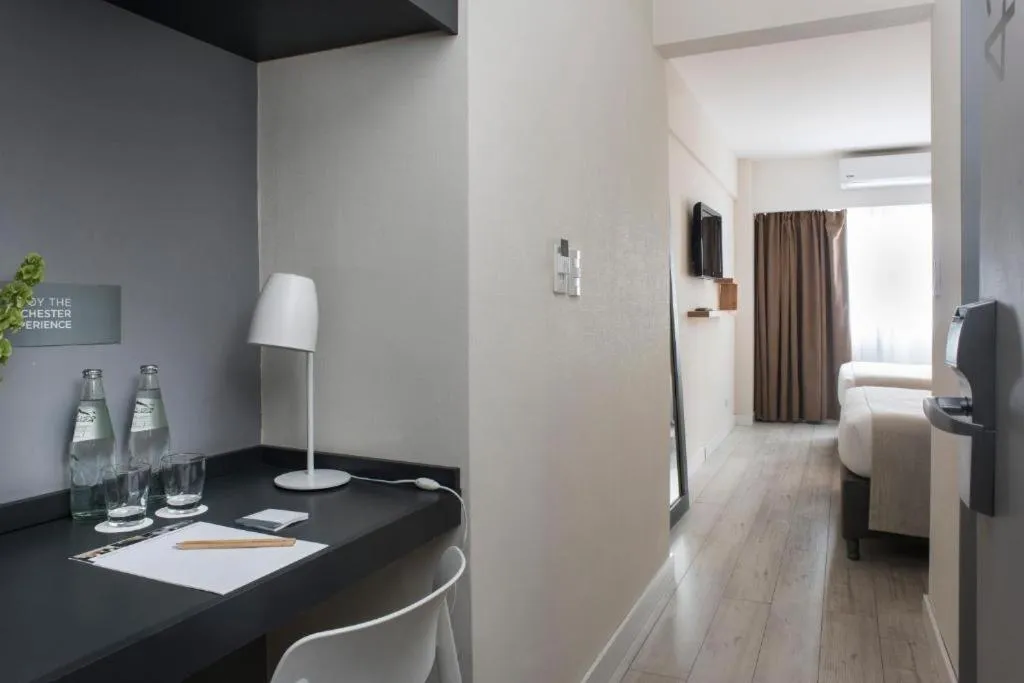 Bedroom, Bed in Rochester Hotel Classic