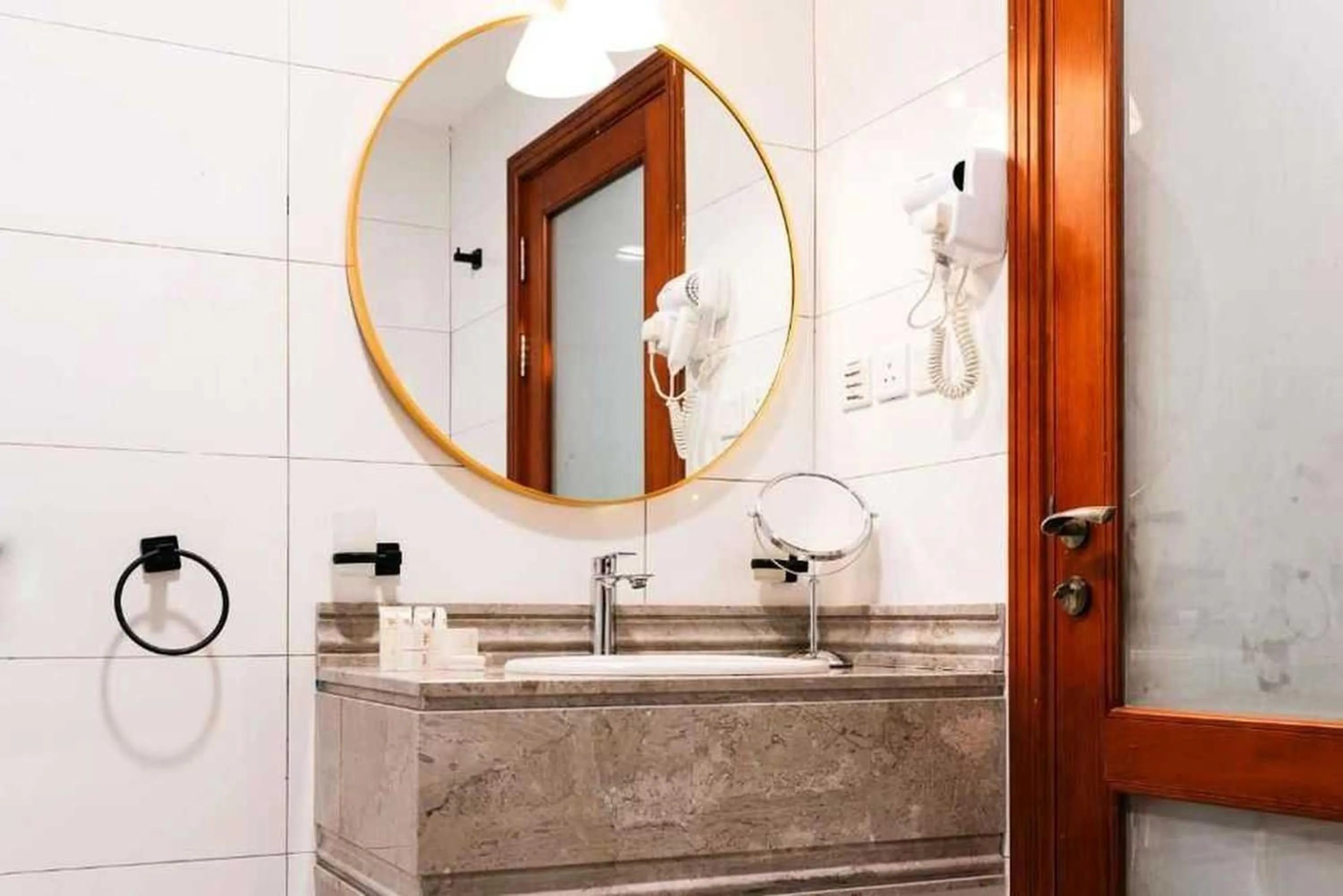 Bathroom in Sunday Gateway Jeddah Formerly Beach Garden Hotel