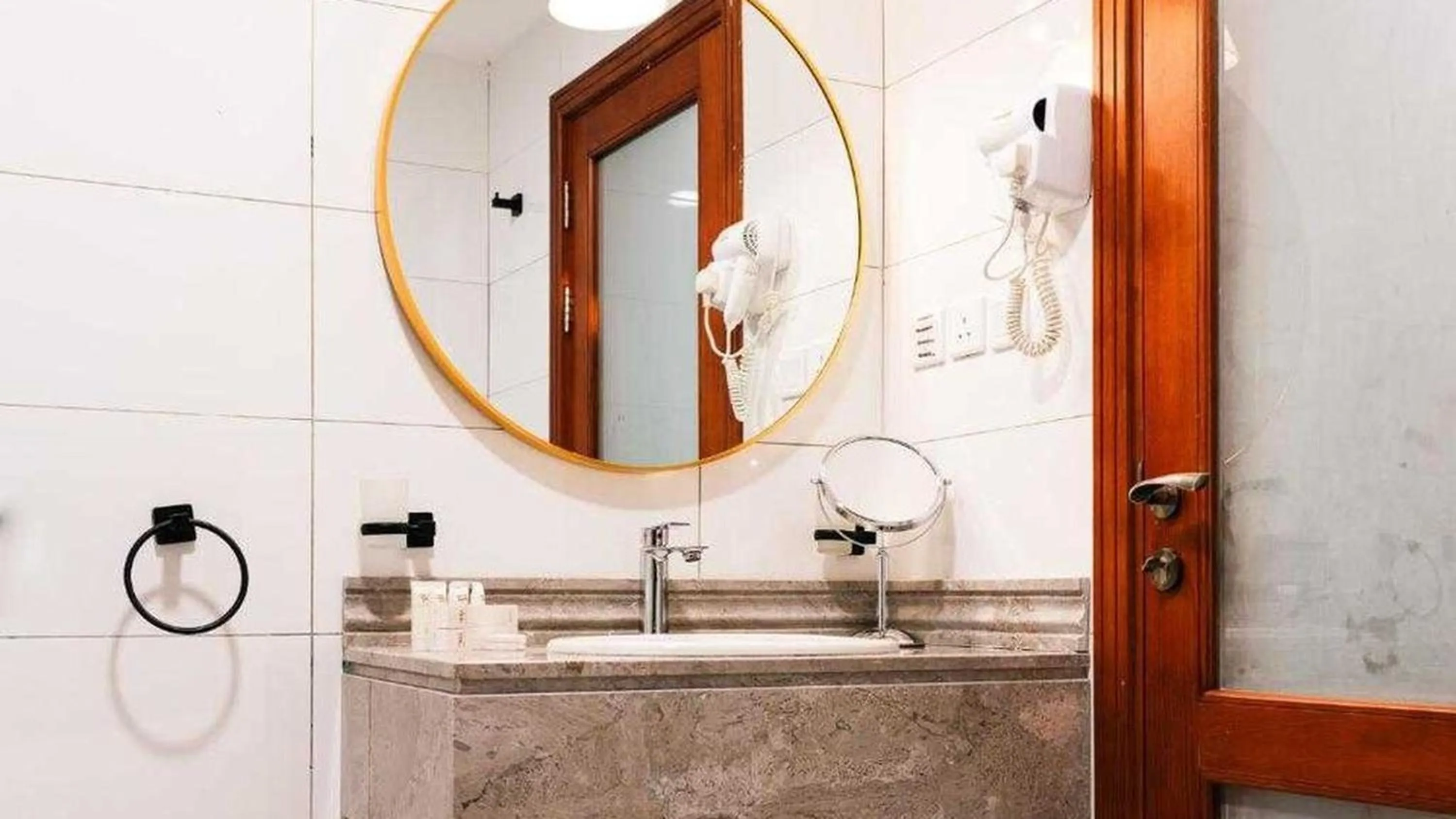 Bathroom in Sunday Gateway Jeddah Formerly Beach Garden Hotel