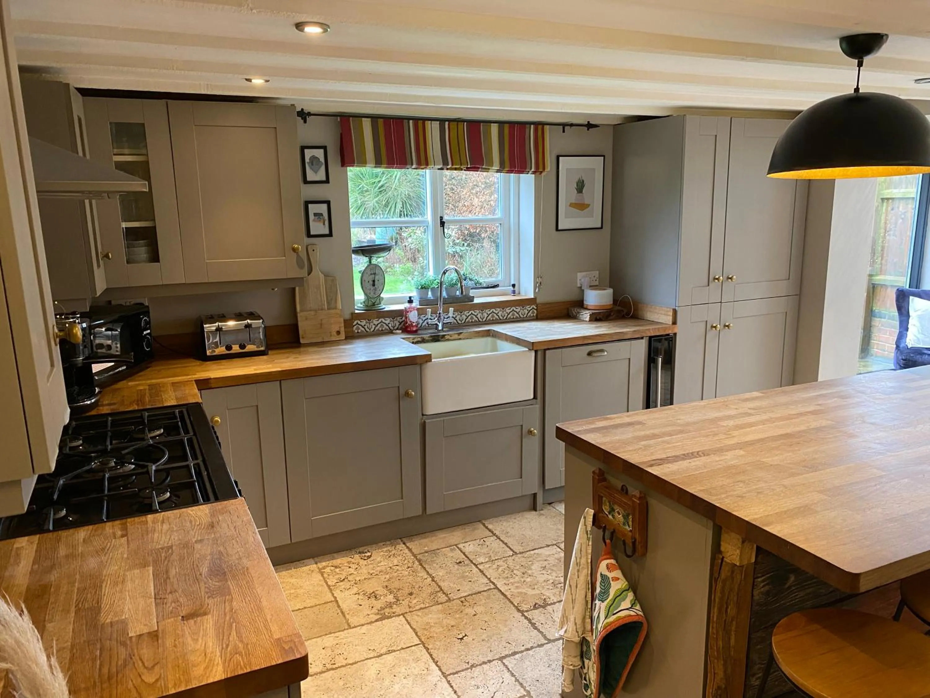Kitchen or kitchenette in Stone Cottage