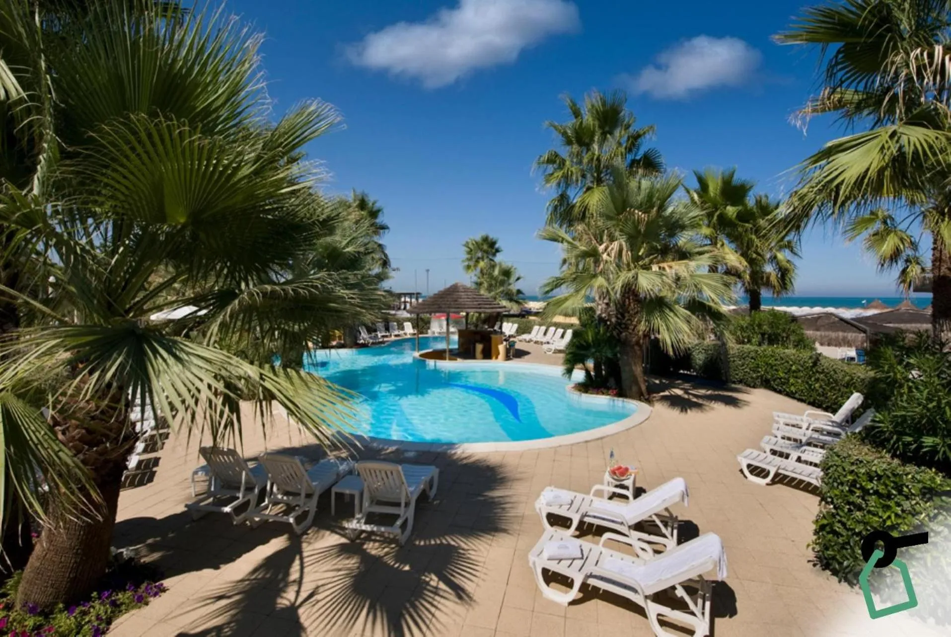 Swimming pool in HOTIDAY Room Collection - Giulianova