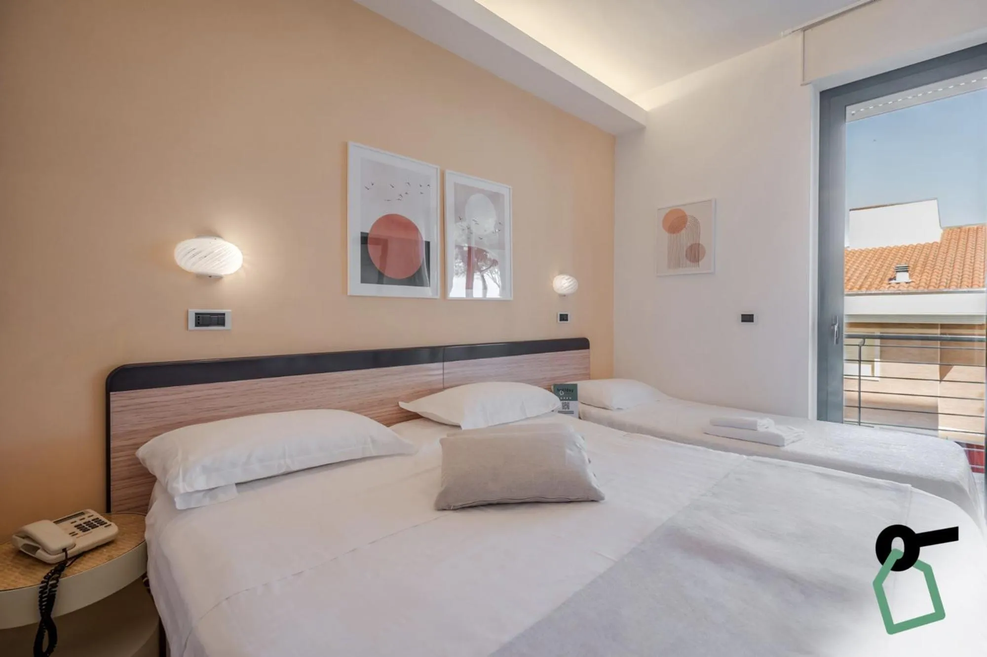 Bedroom, Bed in HOTIDAY Room Collection - Giulianova