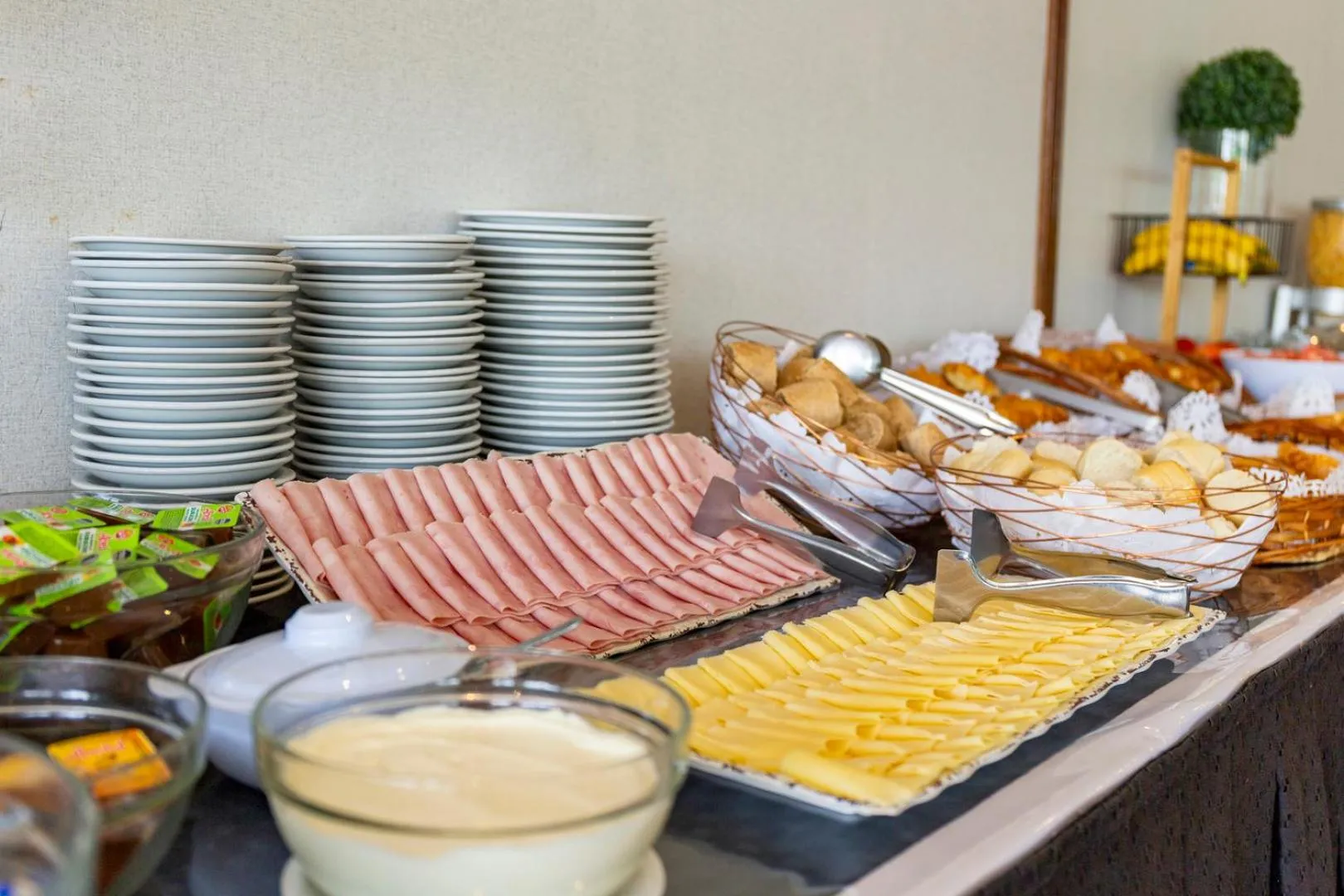Buffet breakfast in Hotel Conte
