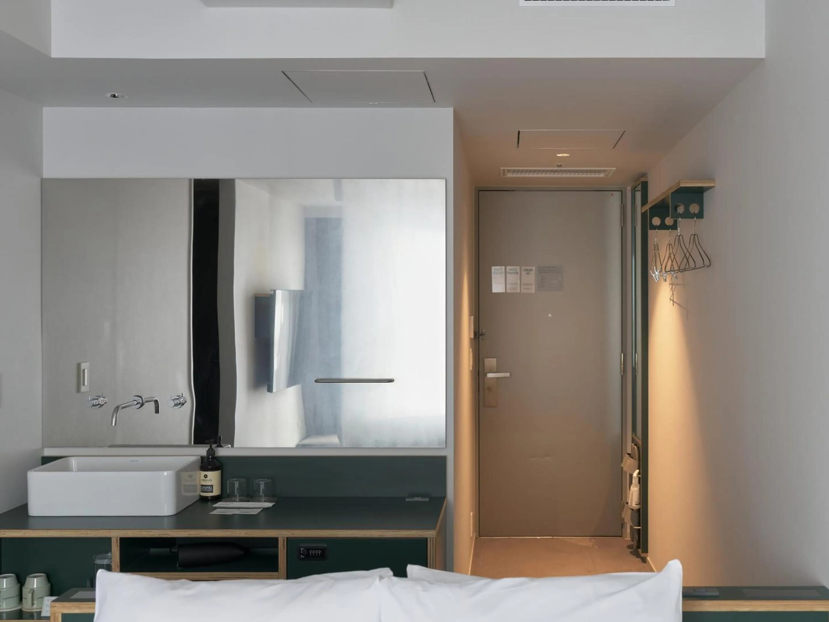 Photo of the whole room in all day place shibuya