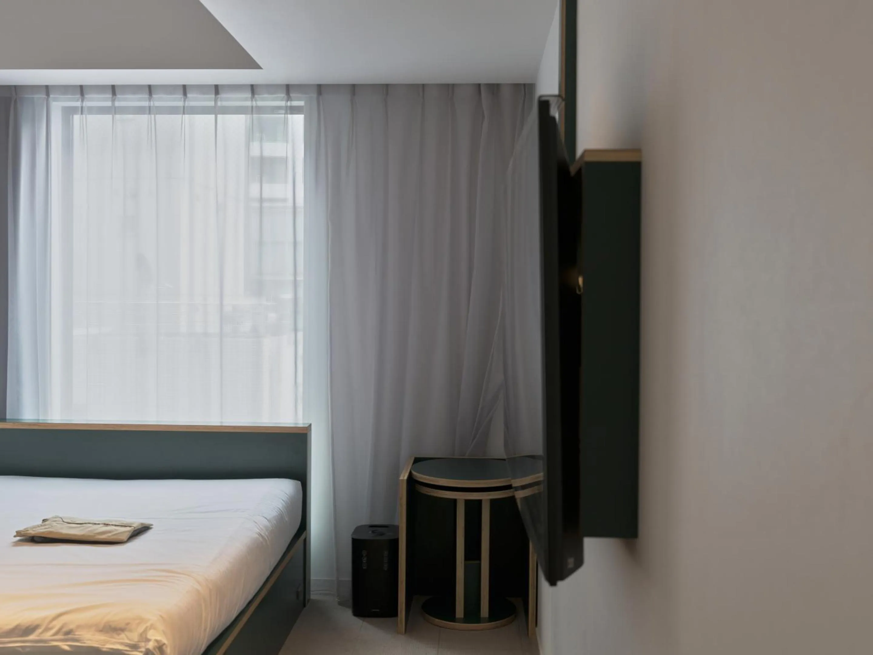 Photo of the whole room, Bed in all day place shibuya