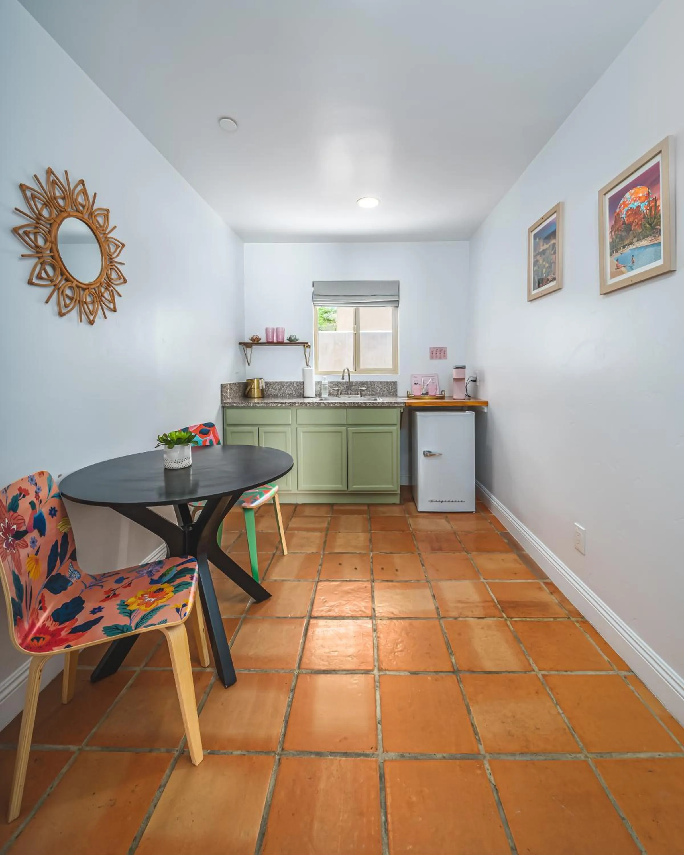 Kitchen or kitchenette in Fleur Noire Hotel - 21 and Over