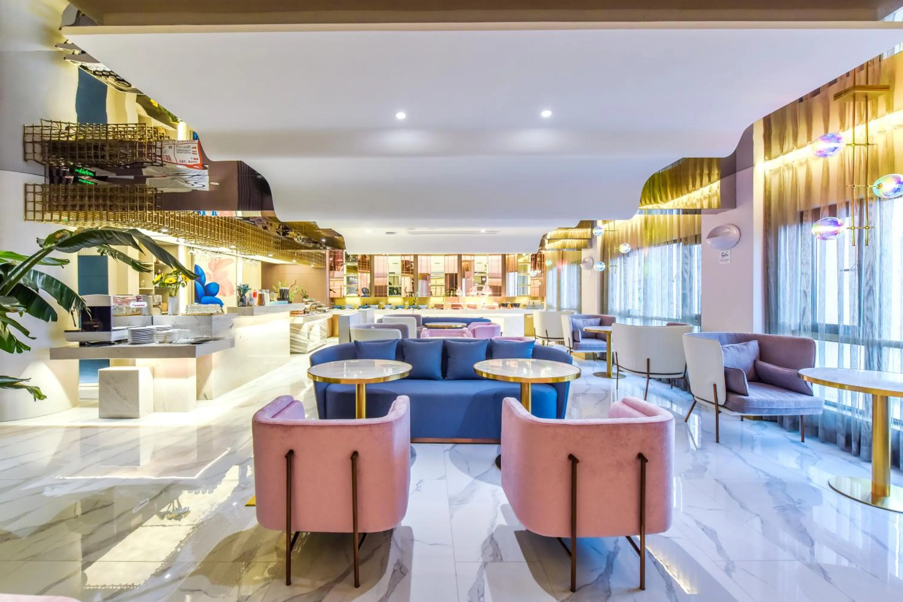 Breakfast in Kuanrong Suites Hotel Liangjiang love sea shopping park