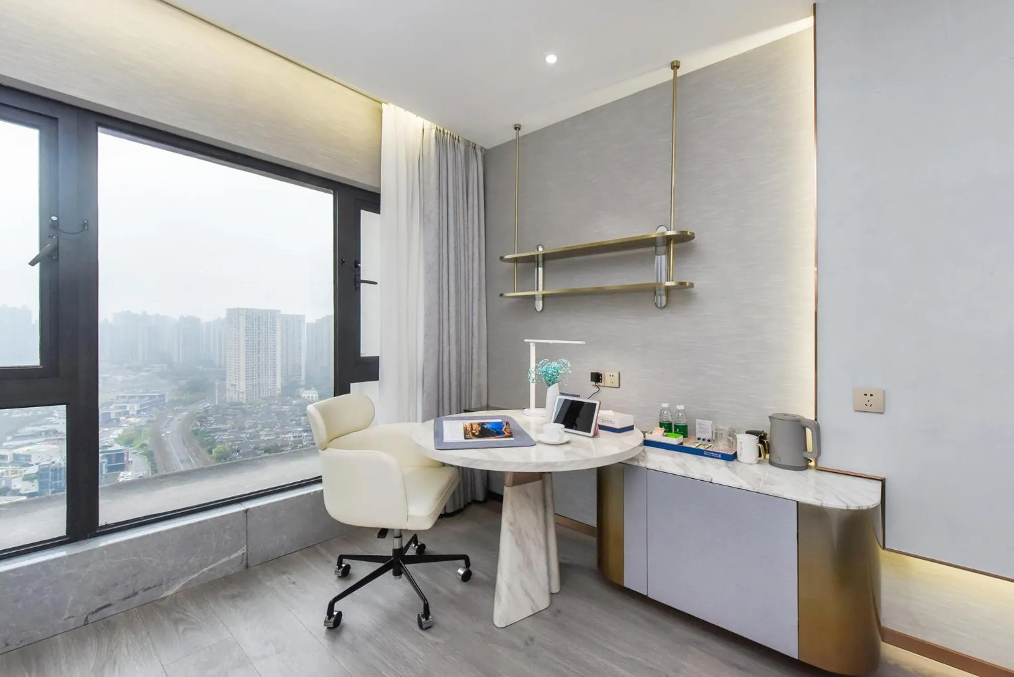 Dining area in Kuanrong Suites Hotel Liangjiang love sea shopping park