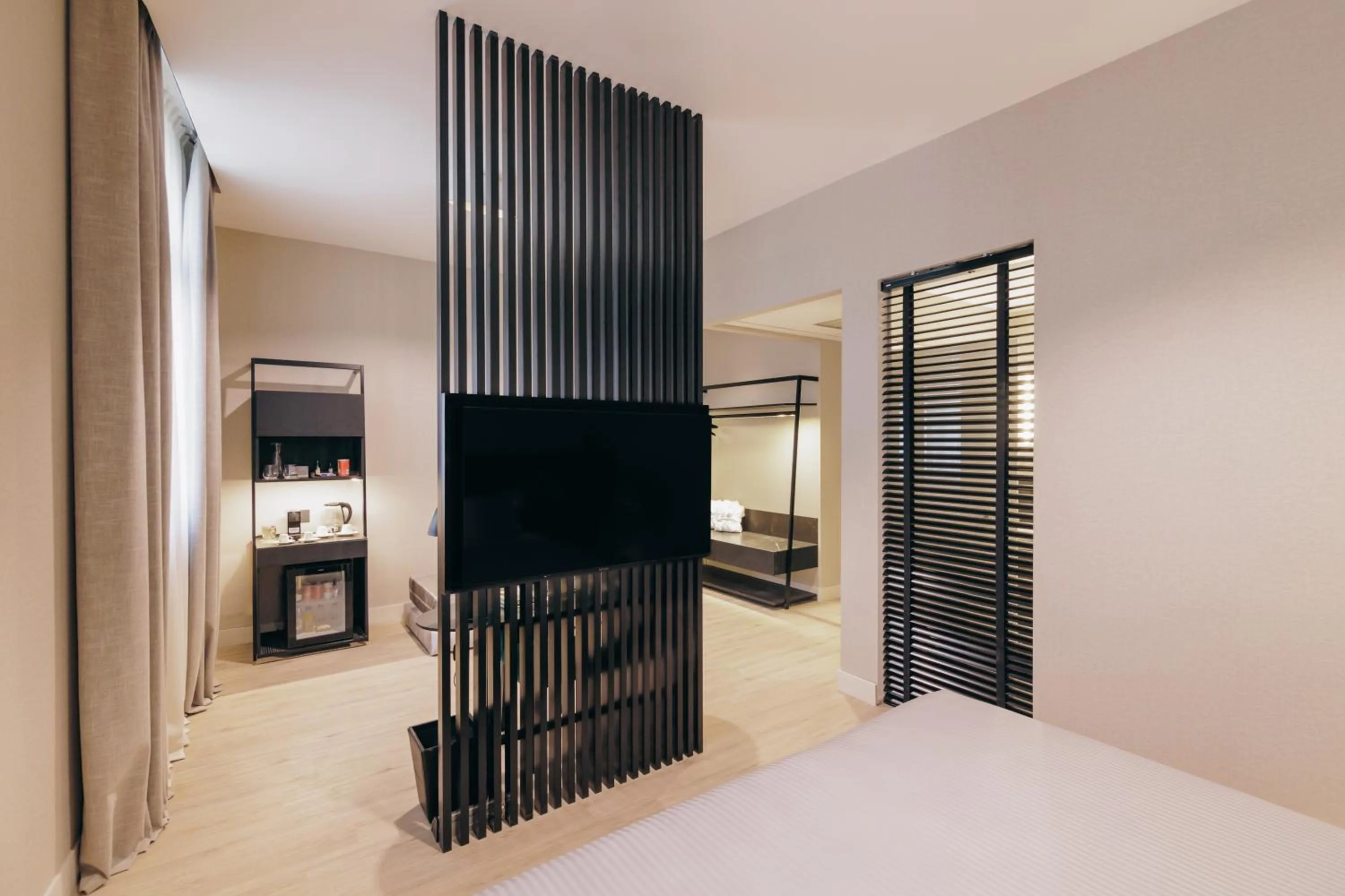 Photo of the whole room, Bed in Grand Brizo Bel Air