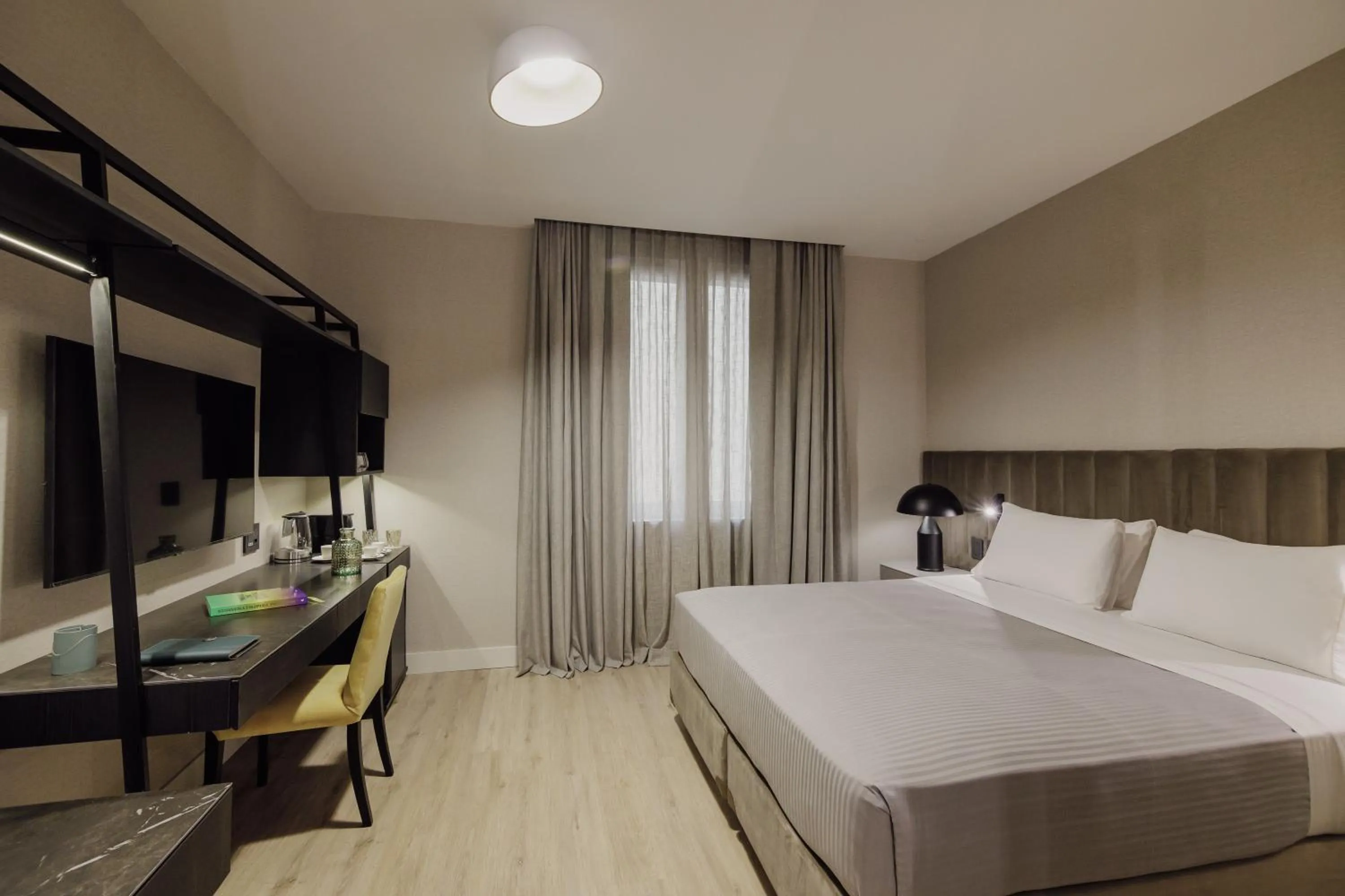 Bedroom, Bed in Grand Brizo Bel Air