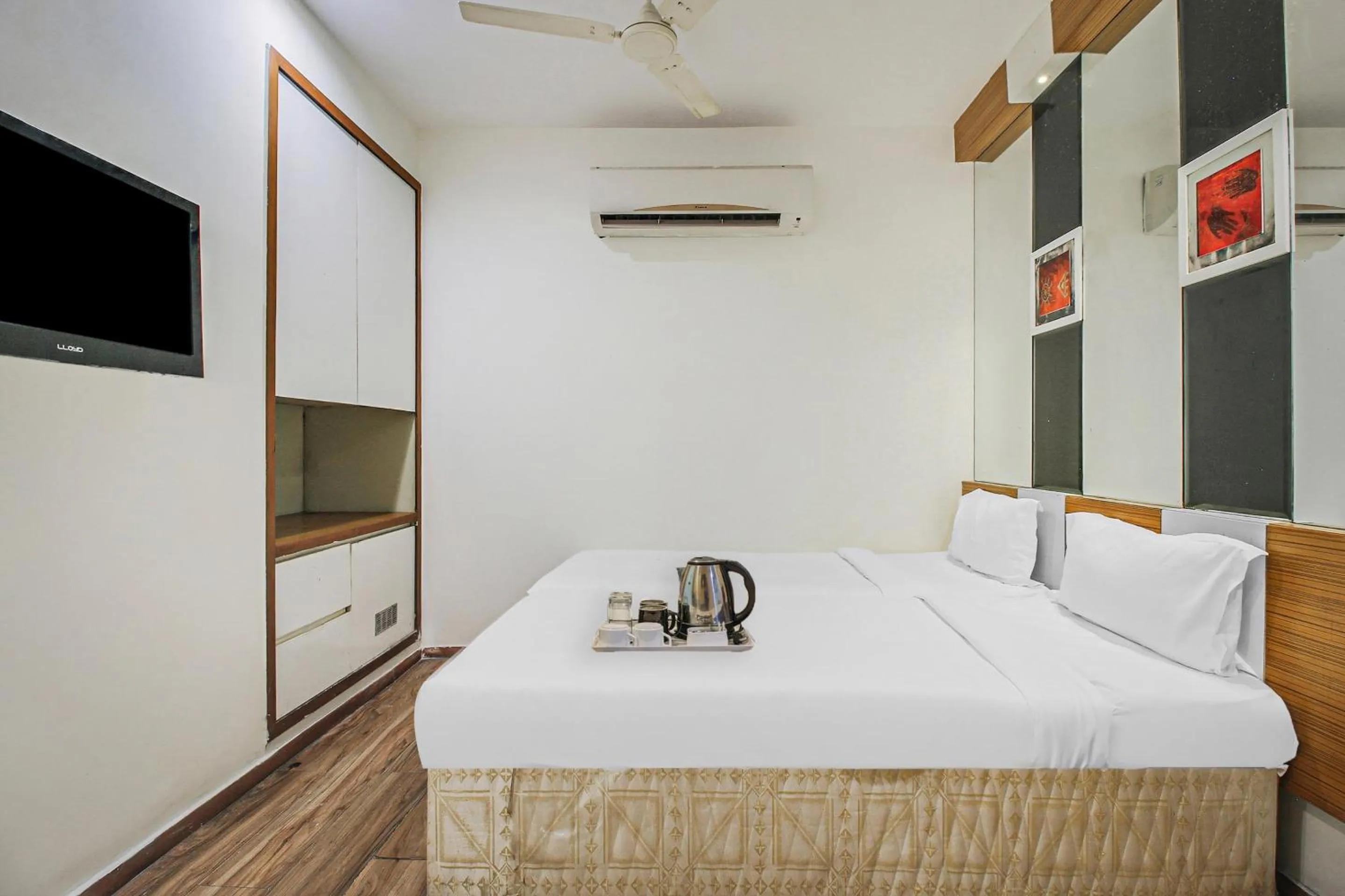 Bedroom, Bed in Super Townhouse Eaglewood Gachibowli