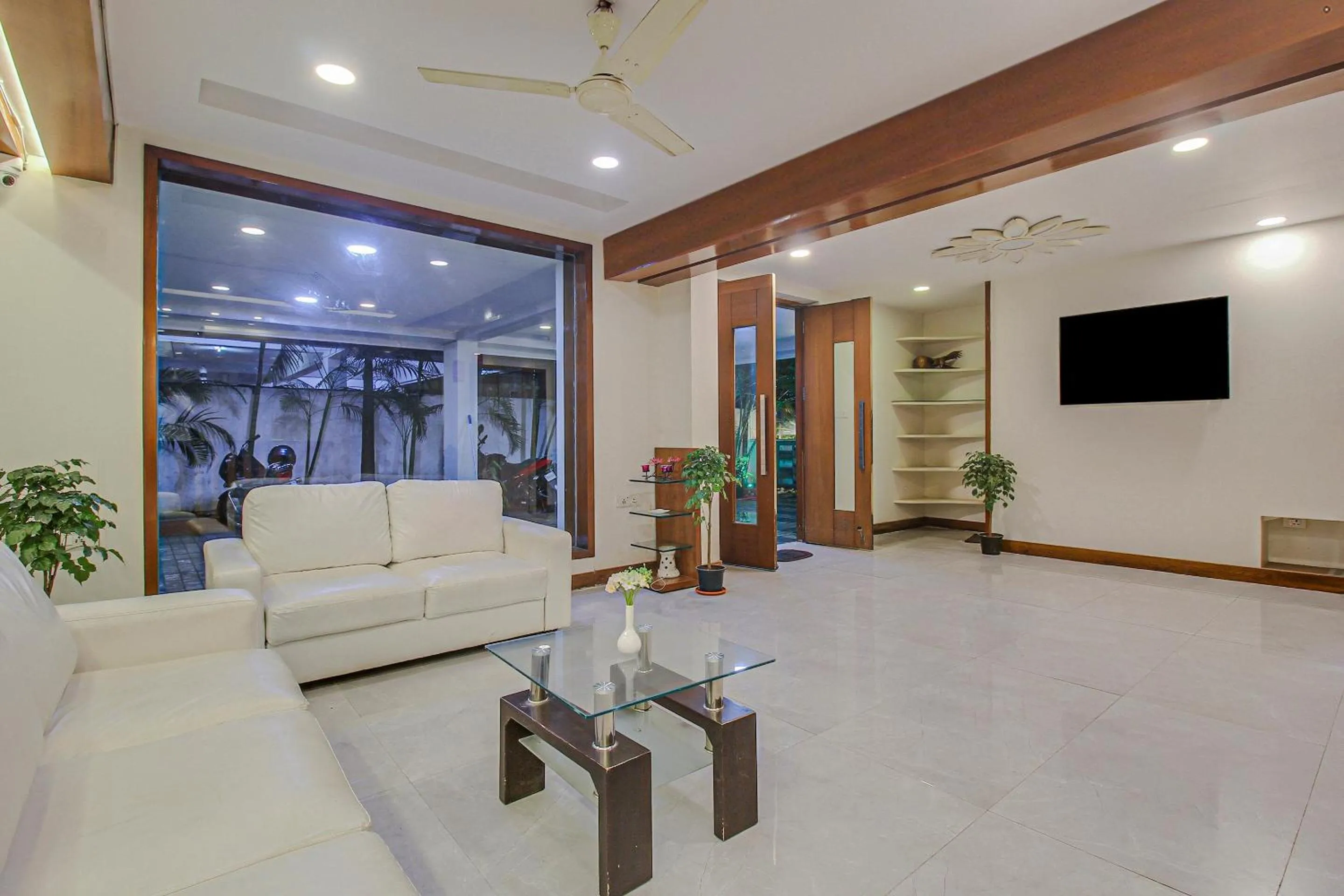 Lobby or reception in Super Townhouse Eaglewood Gachibowli