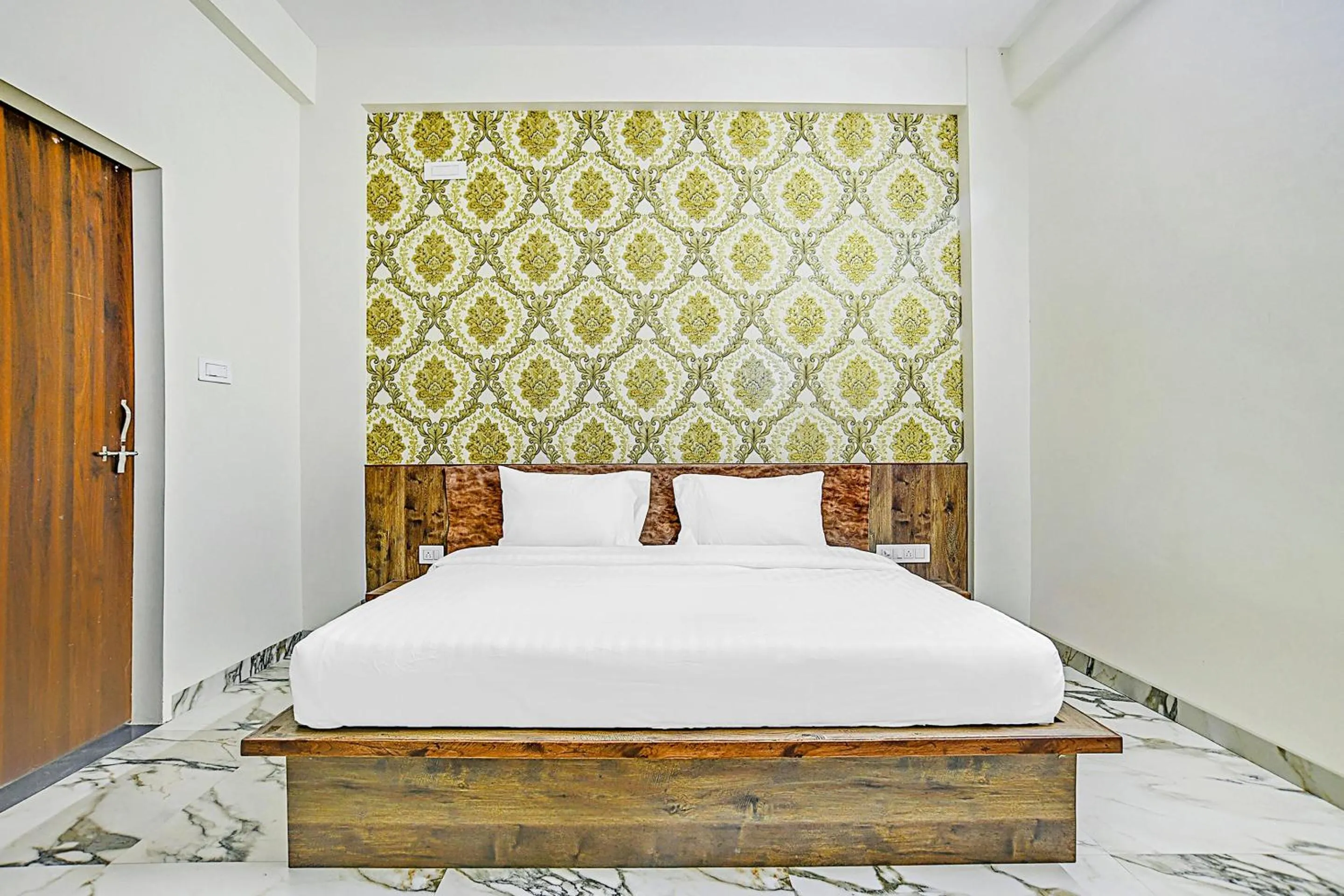 Bedroom, Bed in Super Collection O Verena