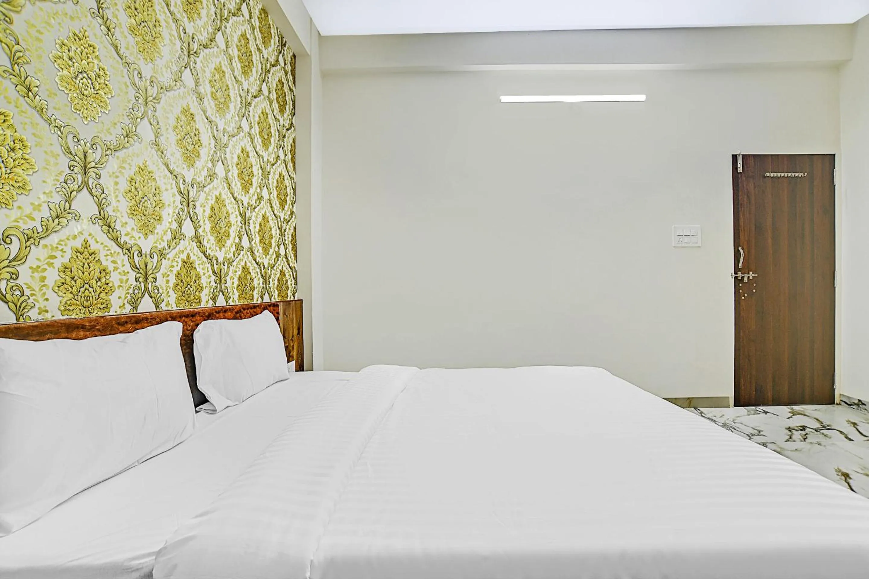 Bedroom, Bed in Super Collection O Verena