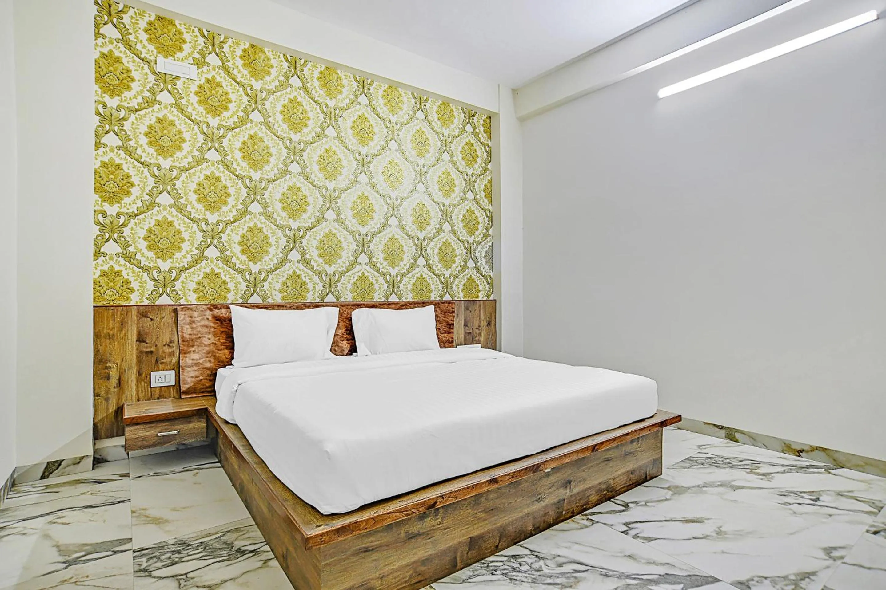 Bedroom, Bed in Super Collection O Verena