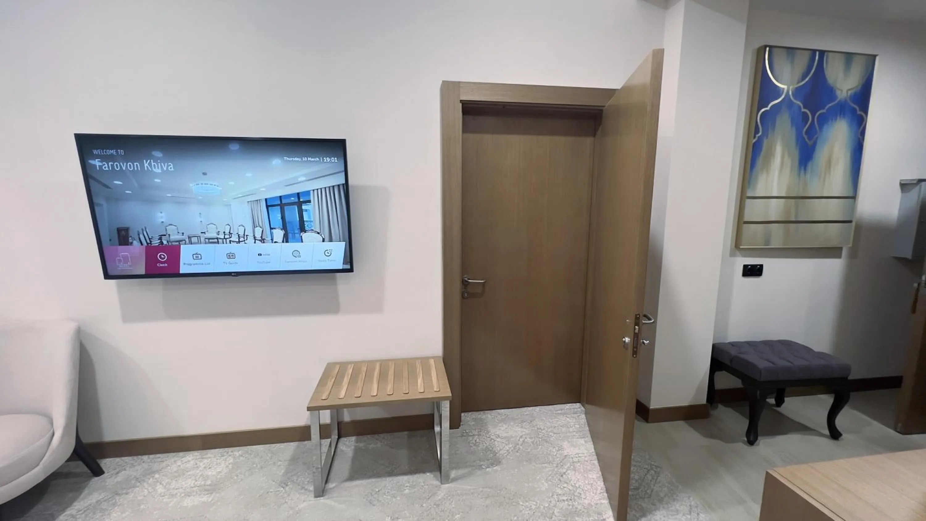 TV and multimedia in Farovon Khiva Hotel