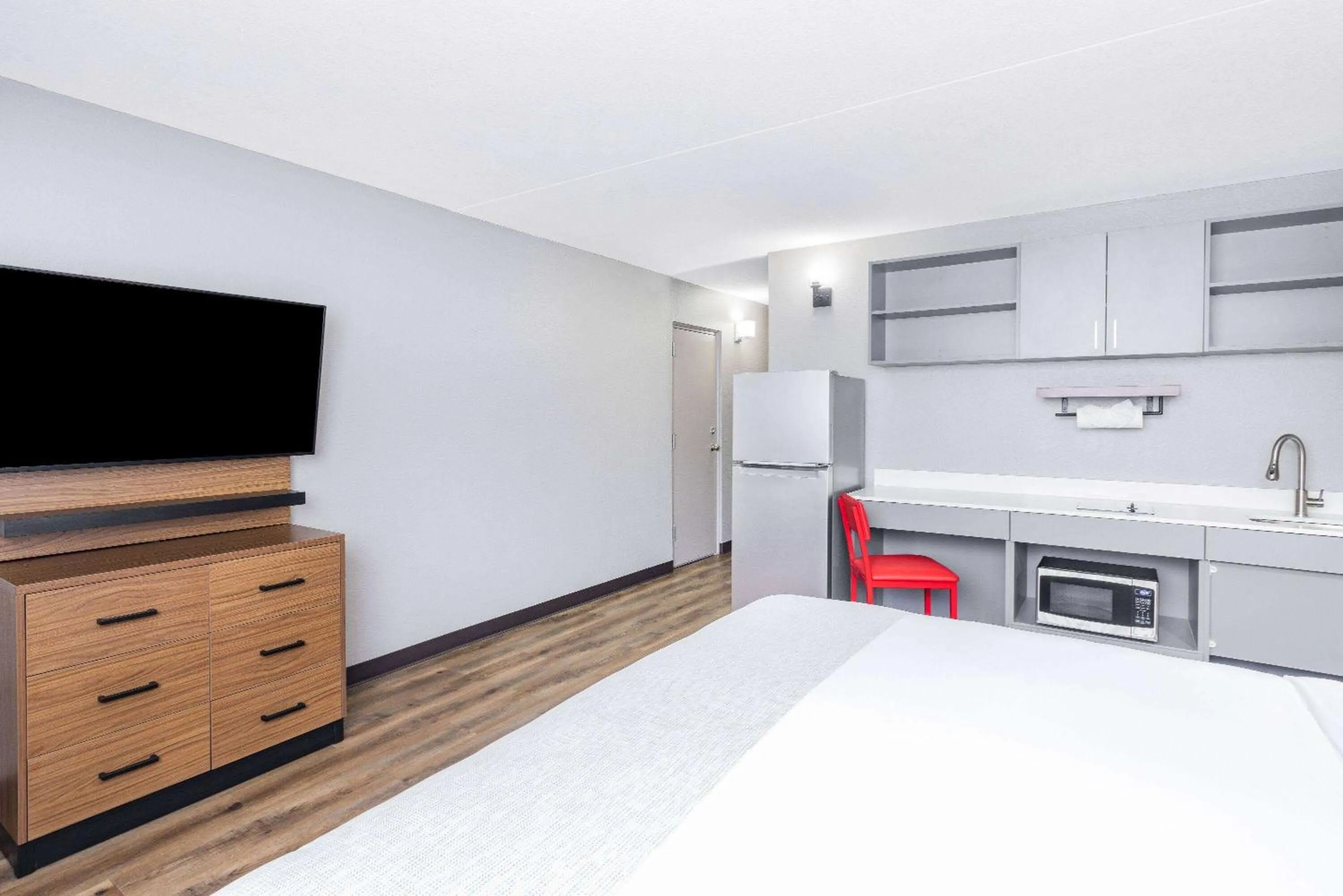 Photo of the whole room in Hawthorn Extended Stay by Wyndham Wichita Airport