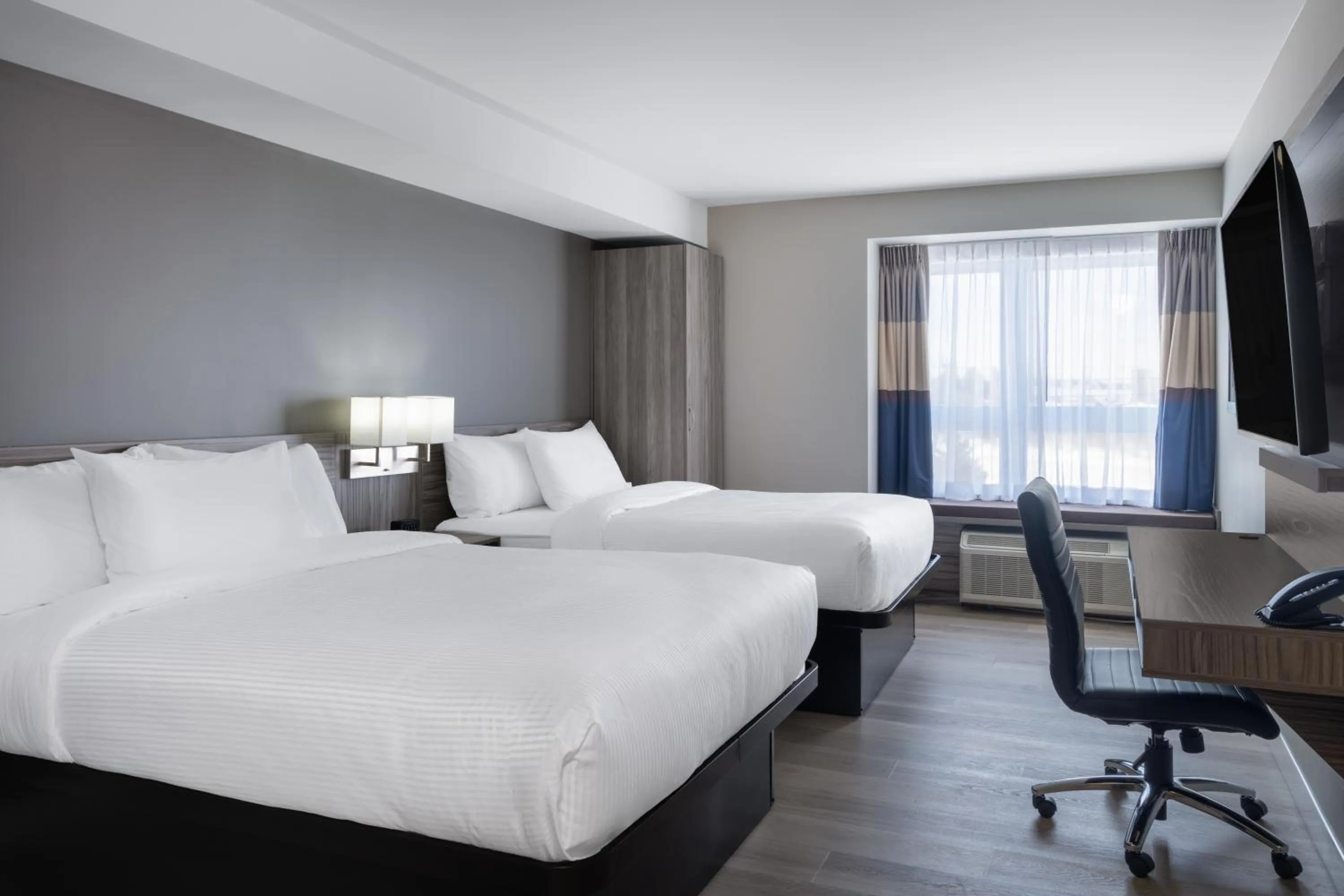 Guests, Bed in Microtel Inn & Suites by Wyndham Kanata Ottawa West