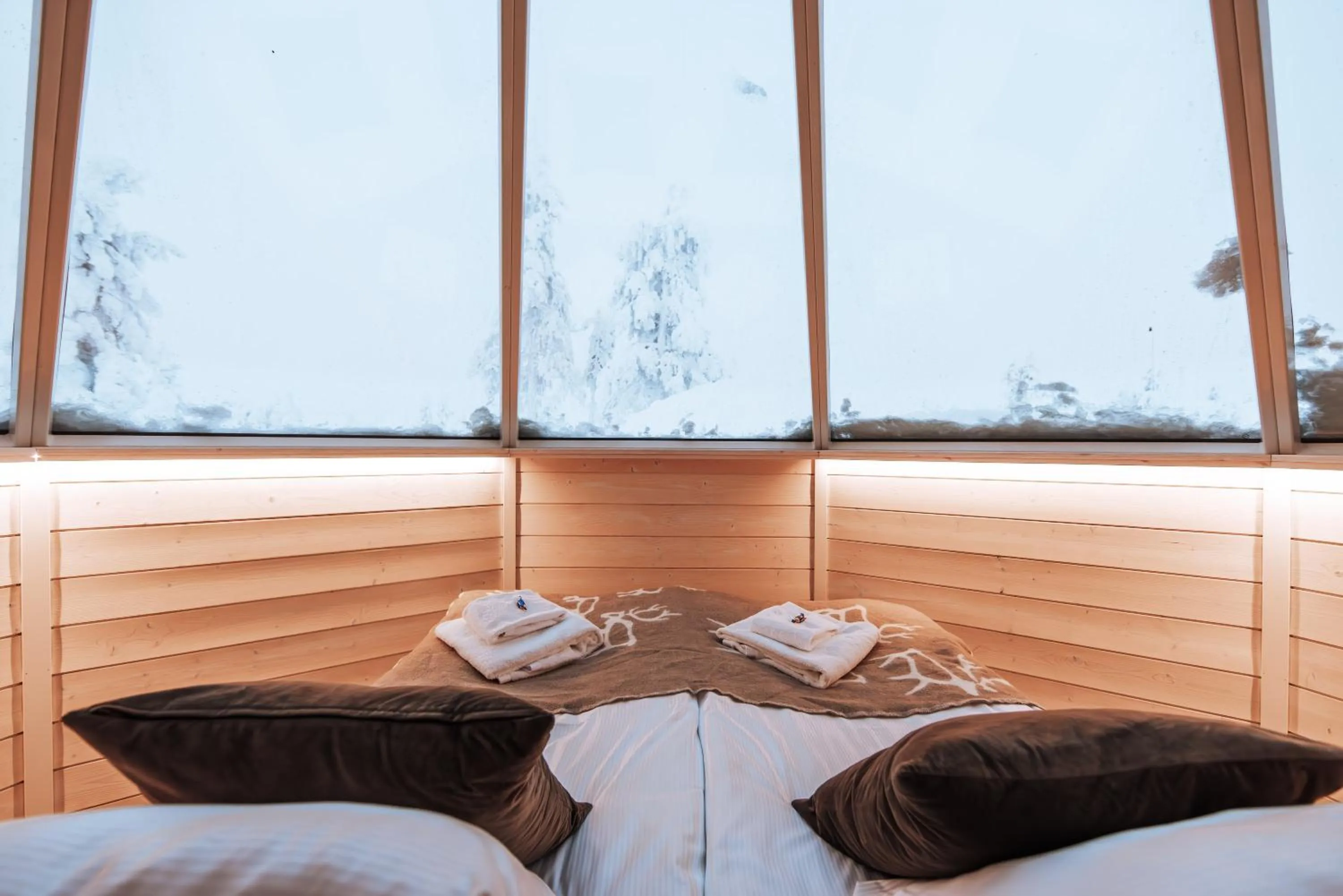 Bed in Aurora Collection