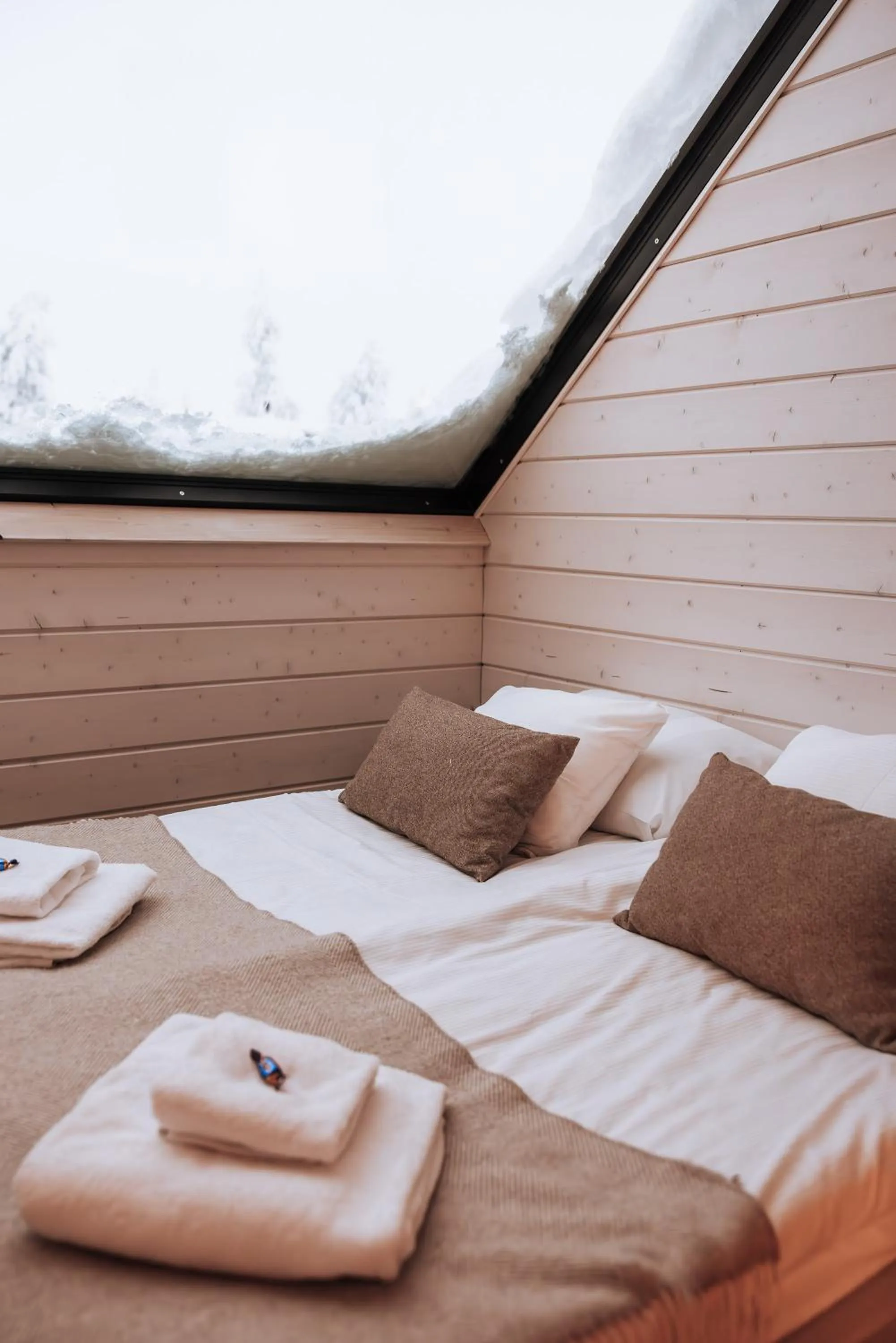 Bed in Aurora Collection