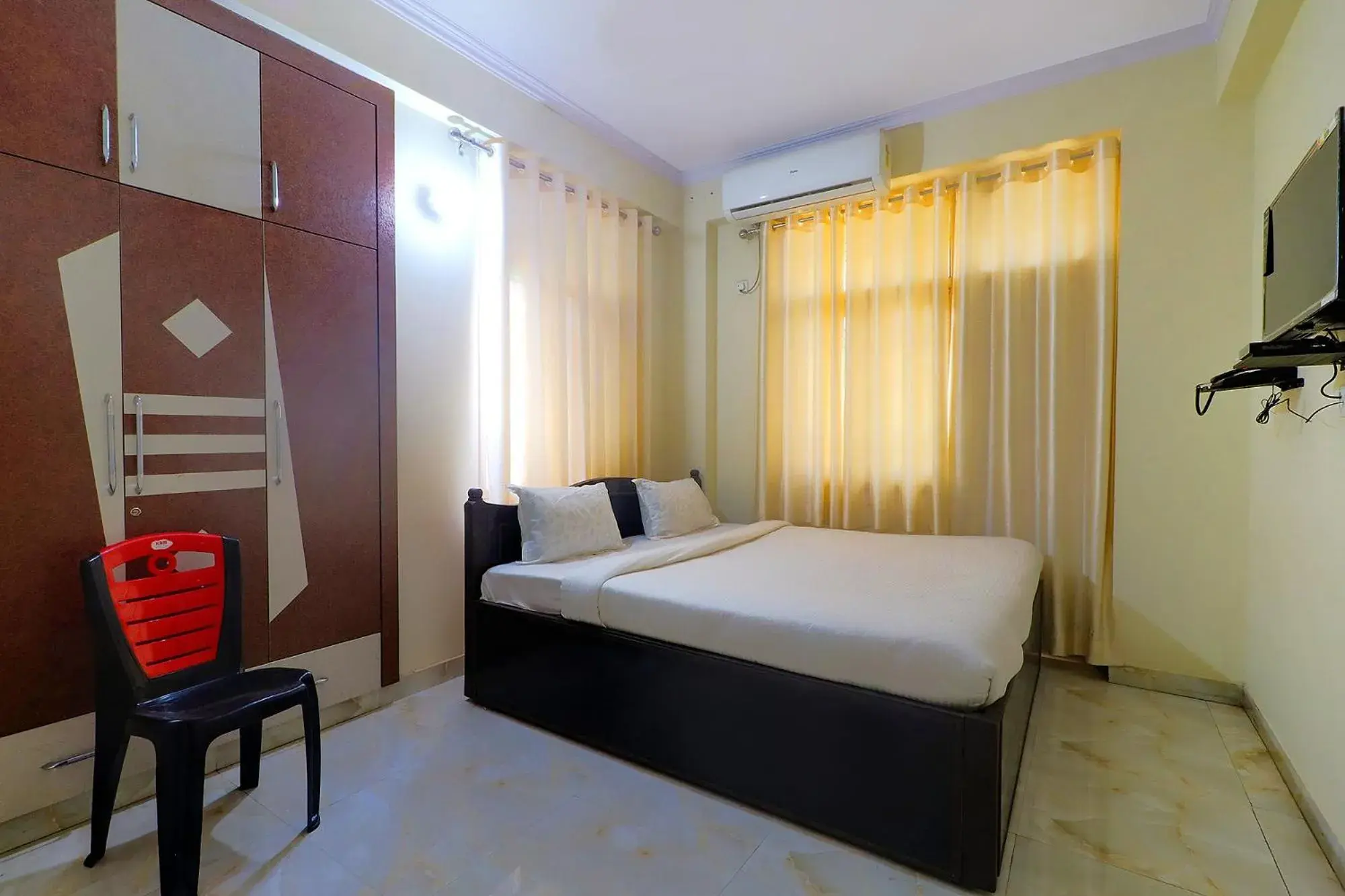 Deluxe Room - single occupancy in FabHotel Buddha Residency Deluxe Room - single occupancy in FabHotel Buddha Residency