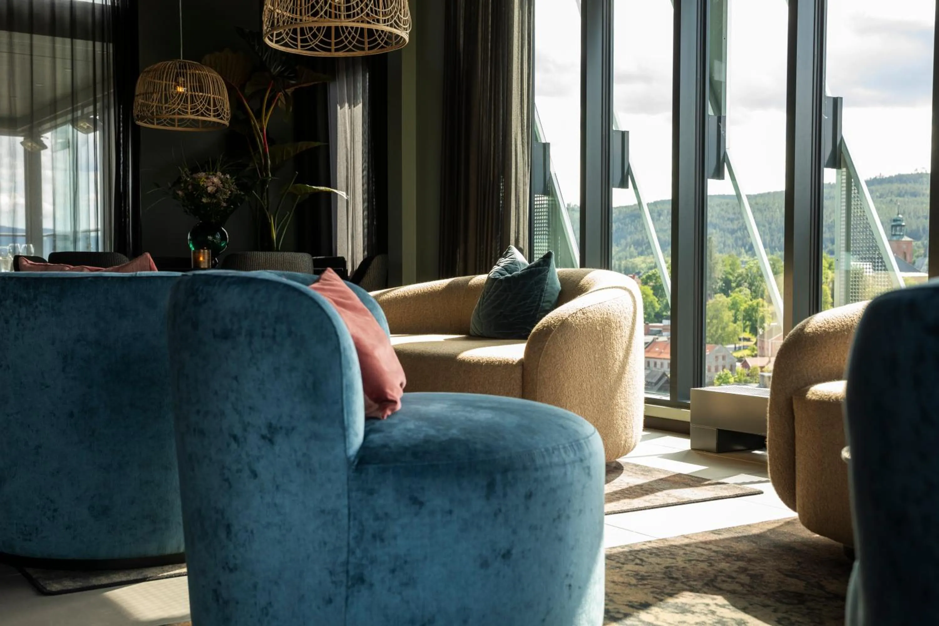 Restaurant/places to eat in Home Hotel 1624