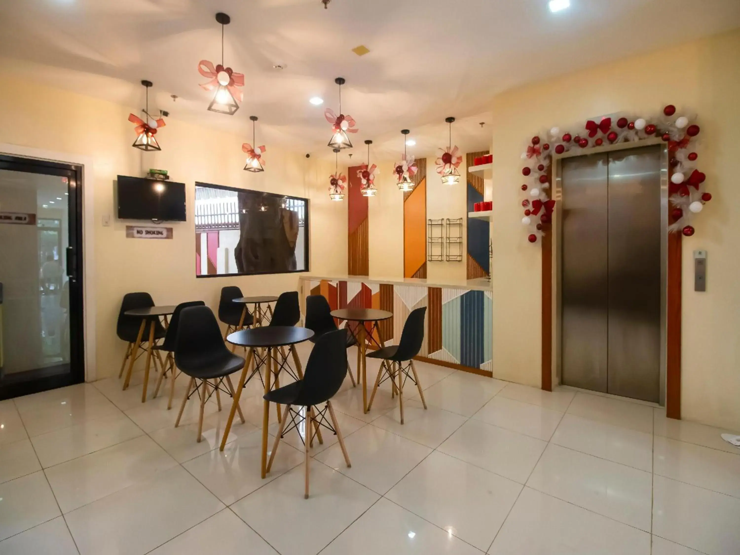 Deluxe Double Room in Super OYO 832 The Teepee Place Hostel & Residence Inn Deluxe Double Room in Super OYO 832 The Teepee Place Hostel & Residence Inn