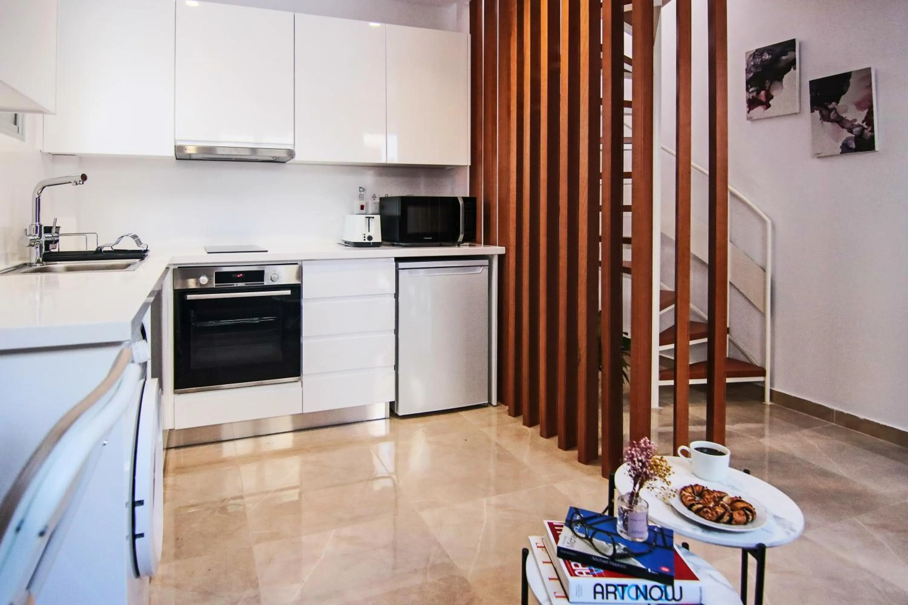 Living room in Phaedrus Living: Luxury Maisonette Lighthouse 60