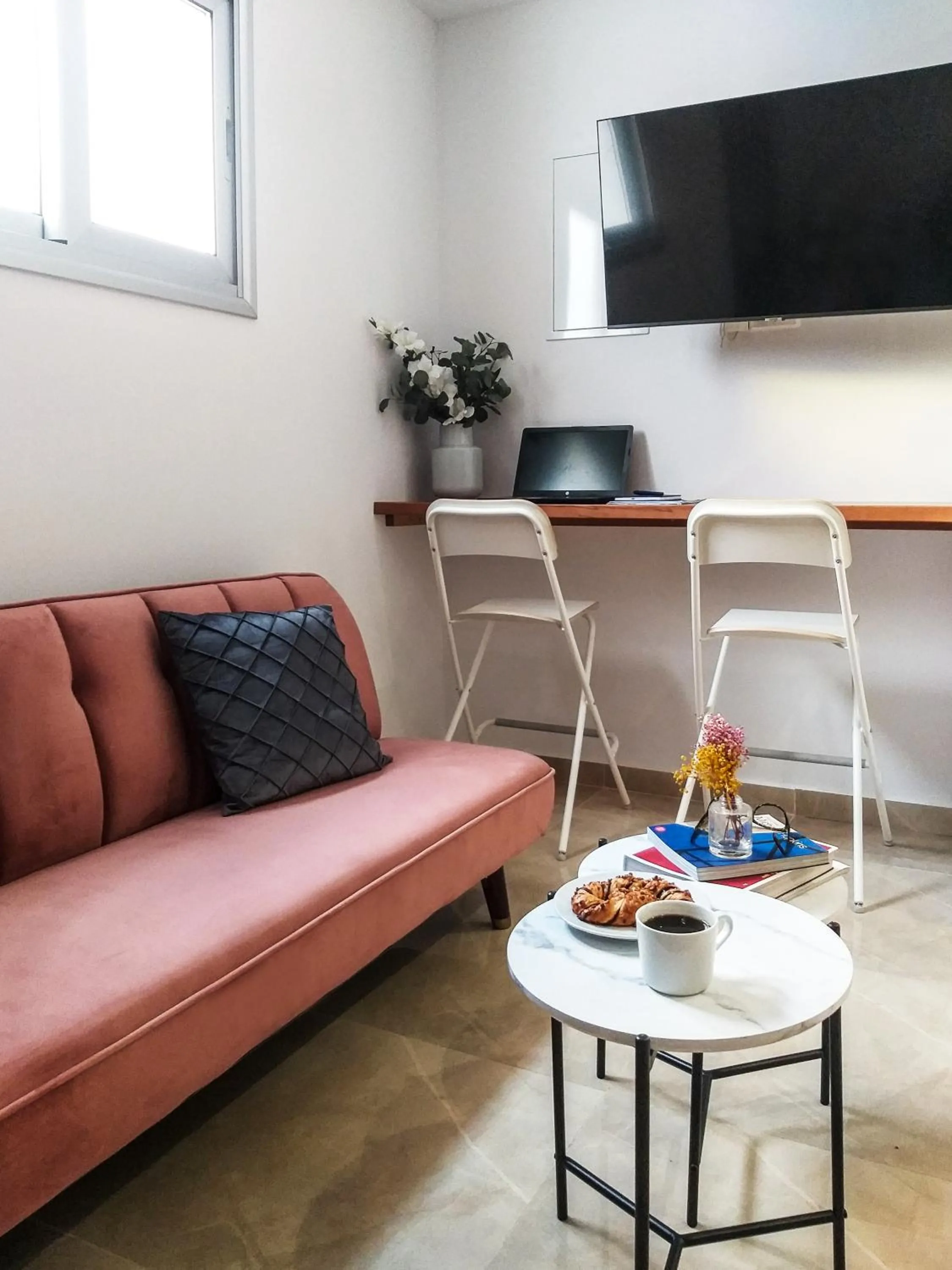 Property building in Phaedrus Living: Luxury Maisonette Lighthouse 60