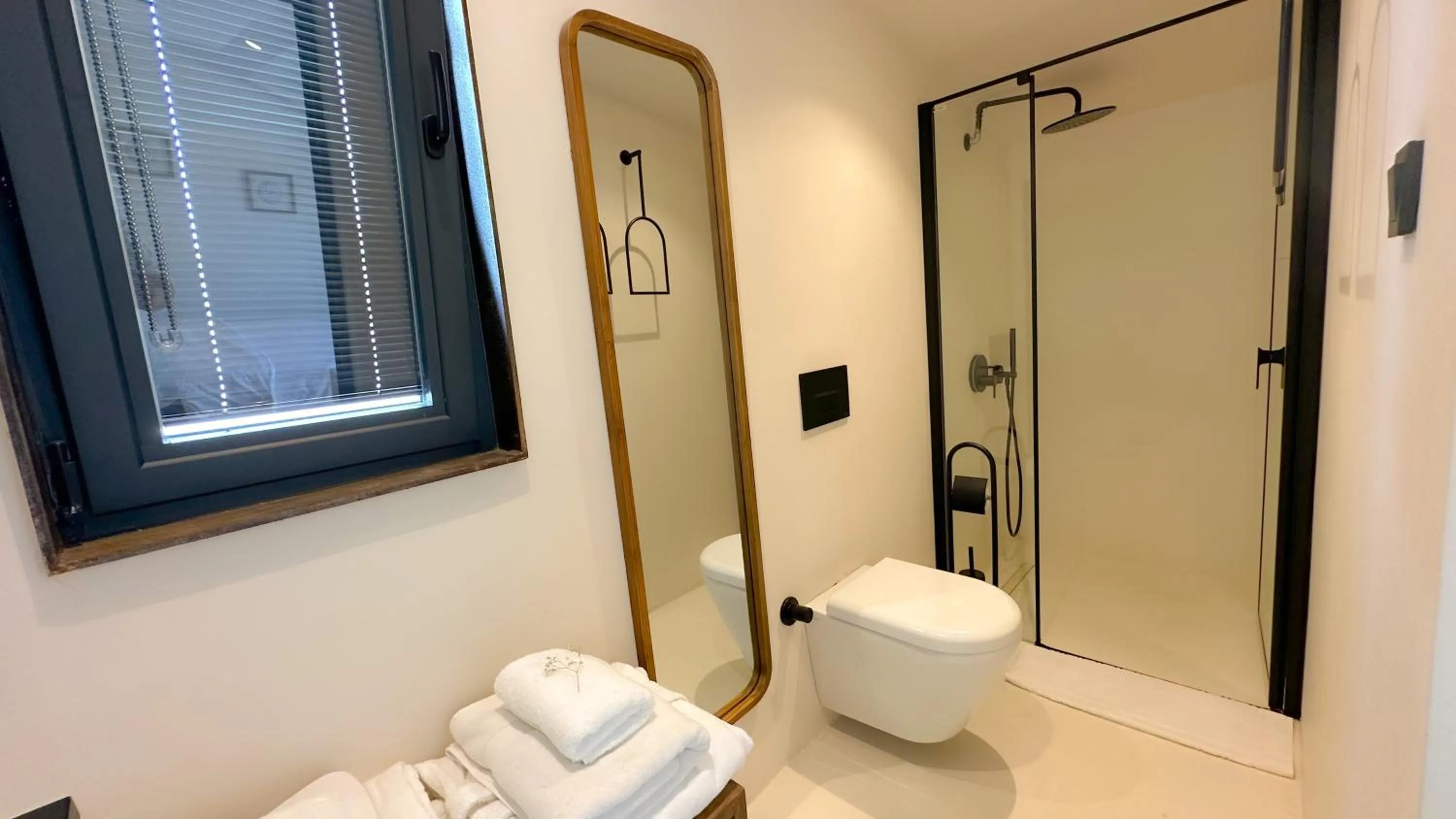 Shower in To Be Social House