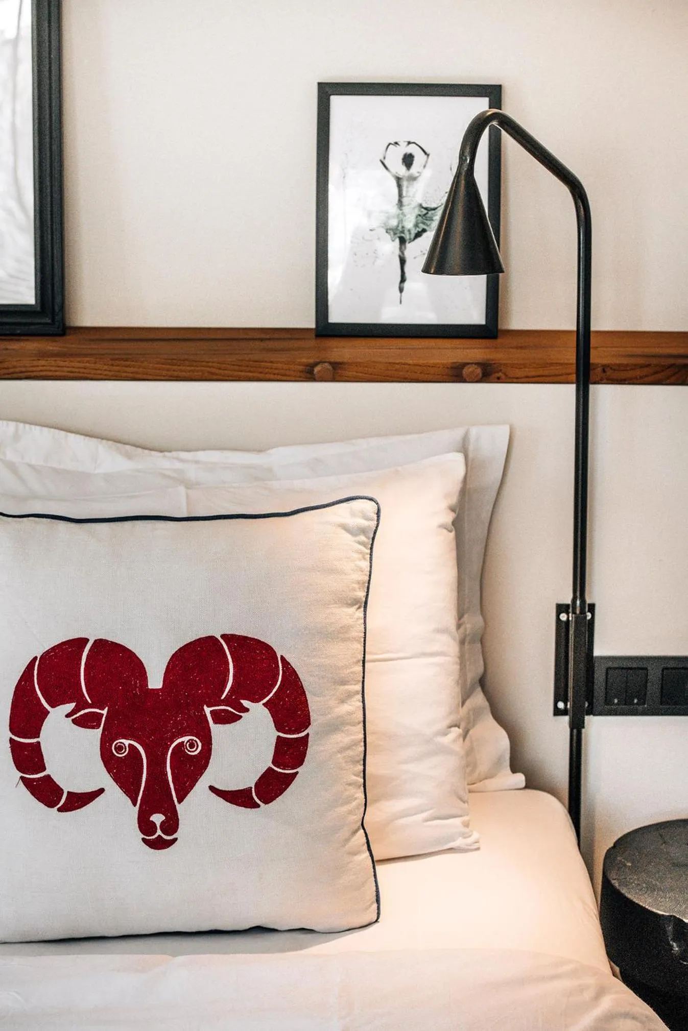 Decorative detail, Bed in To Be Social House