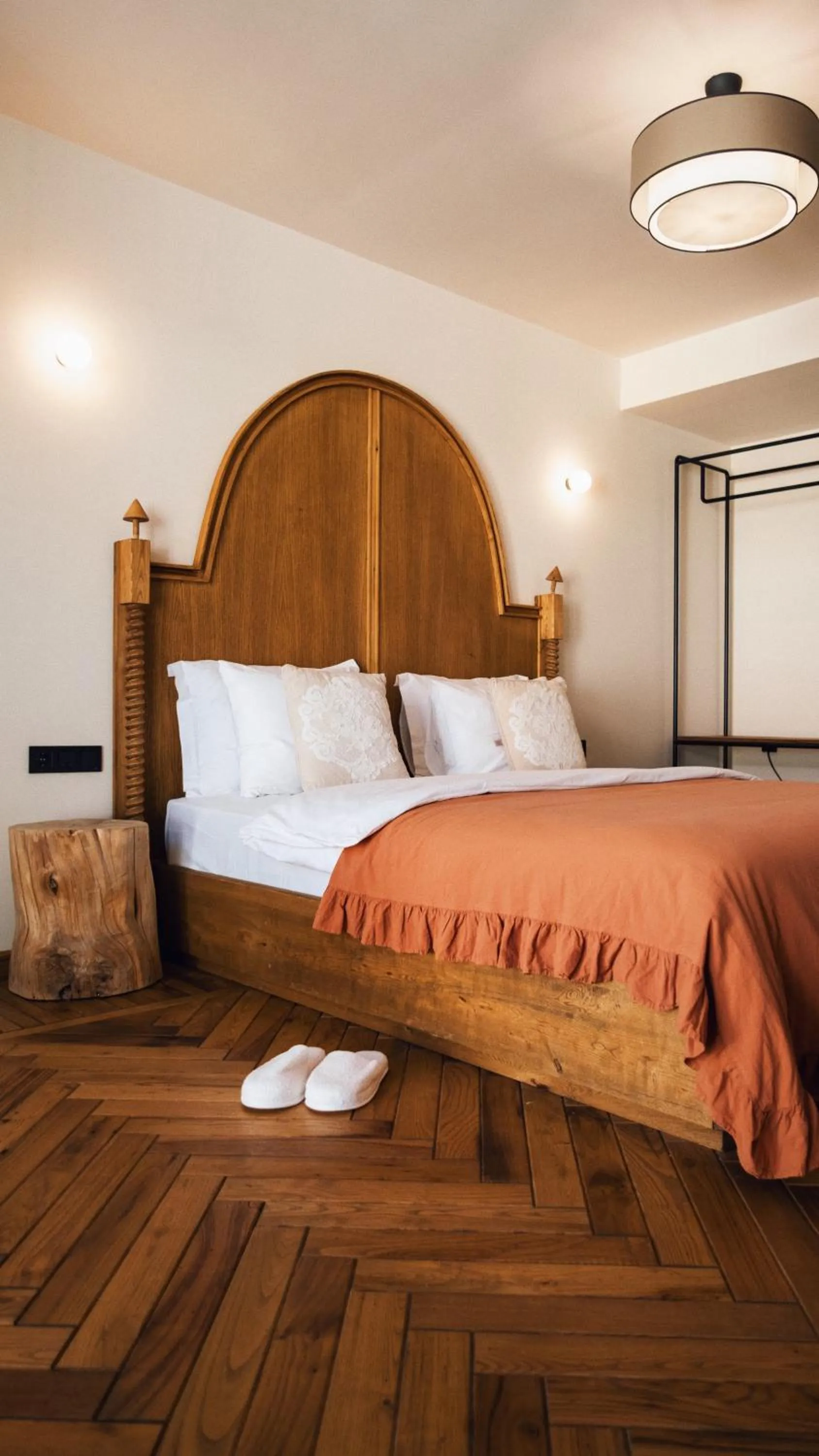 Bedroom, Bed in To Be Social House