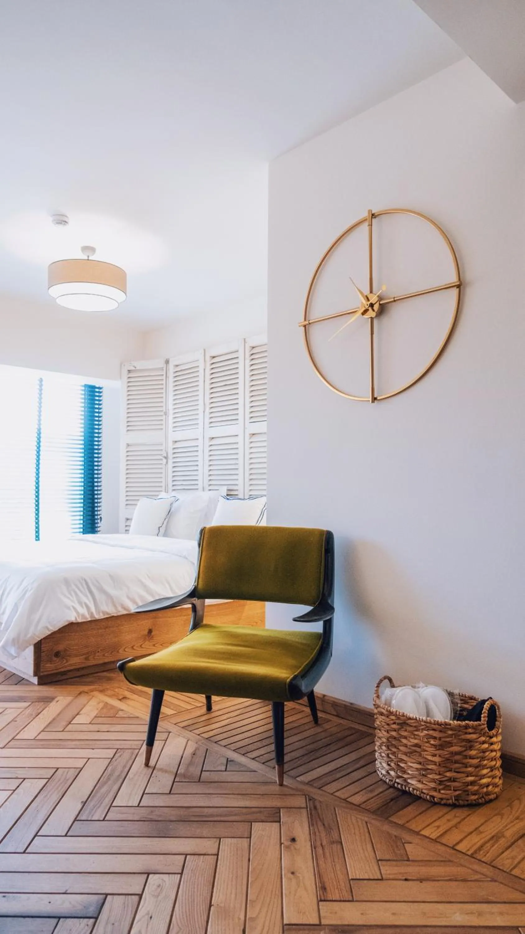 Seating area, Bed in To Be Social House