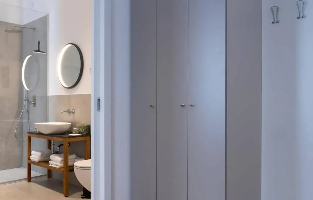 wardrobe in Hotel Belmur