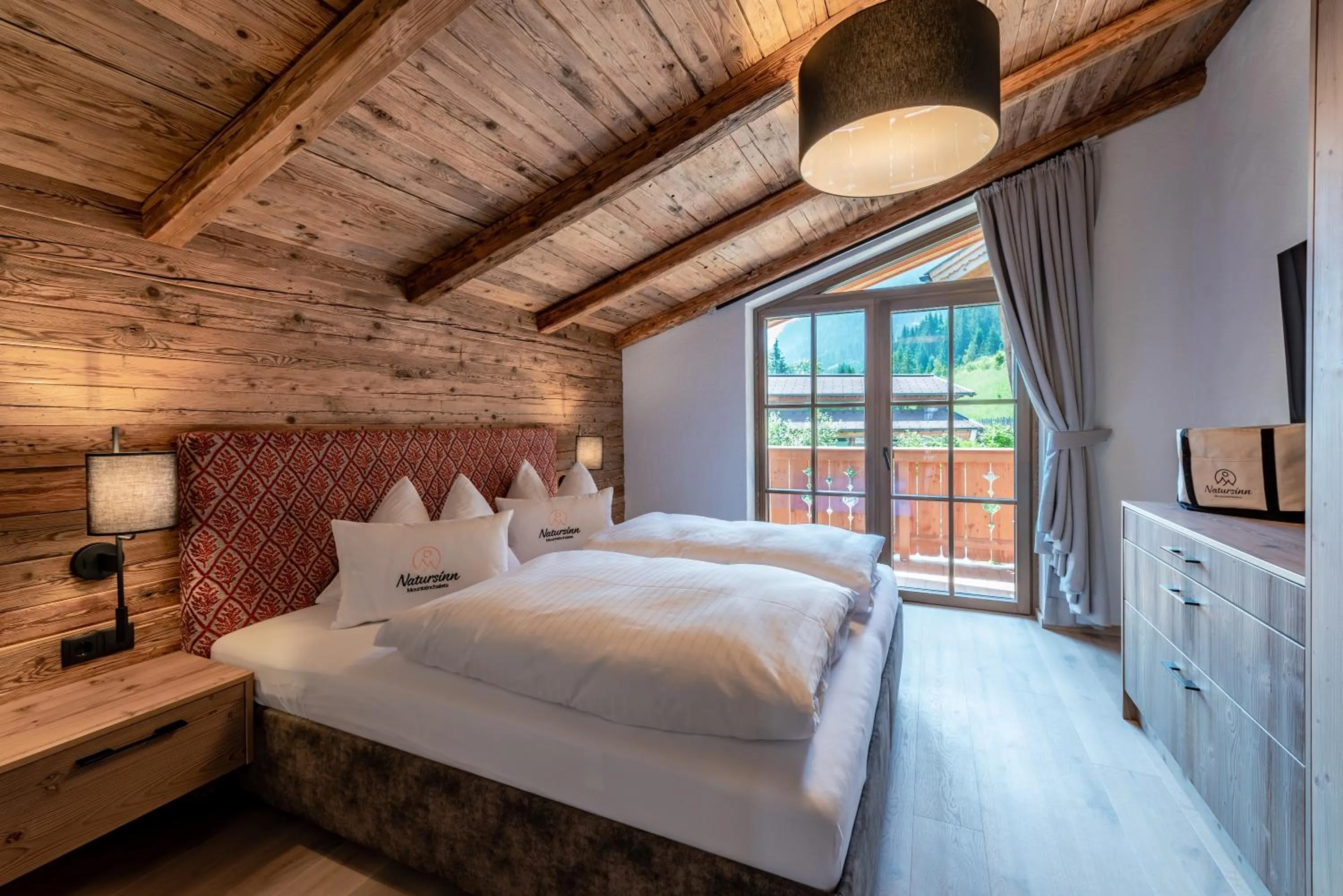 Bed in Natursinn Mountainchalets