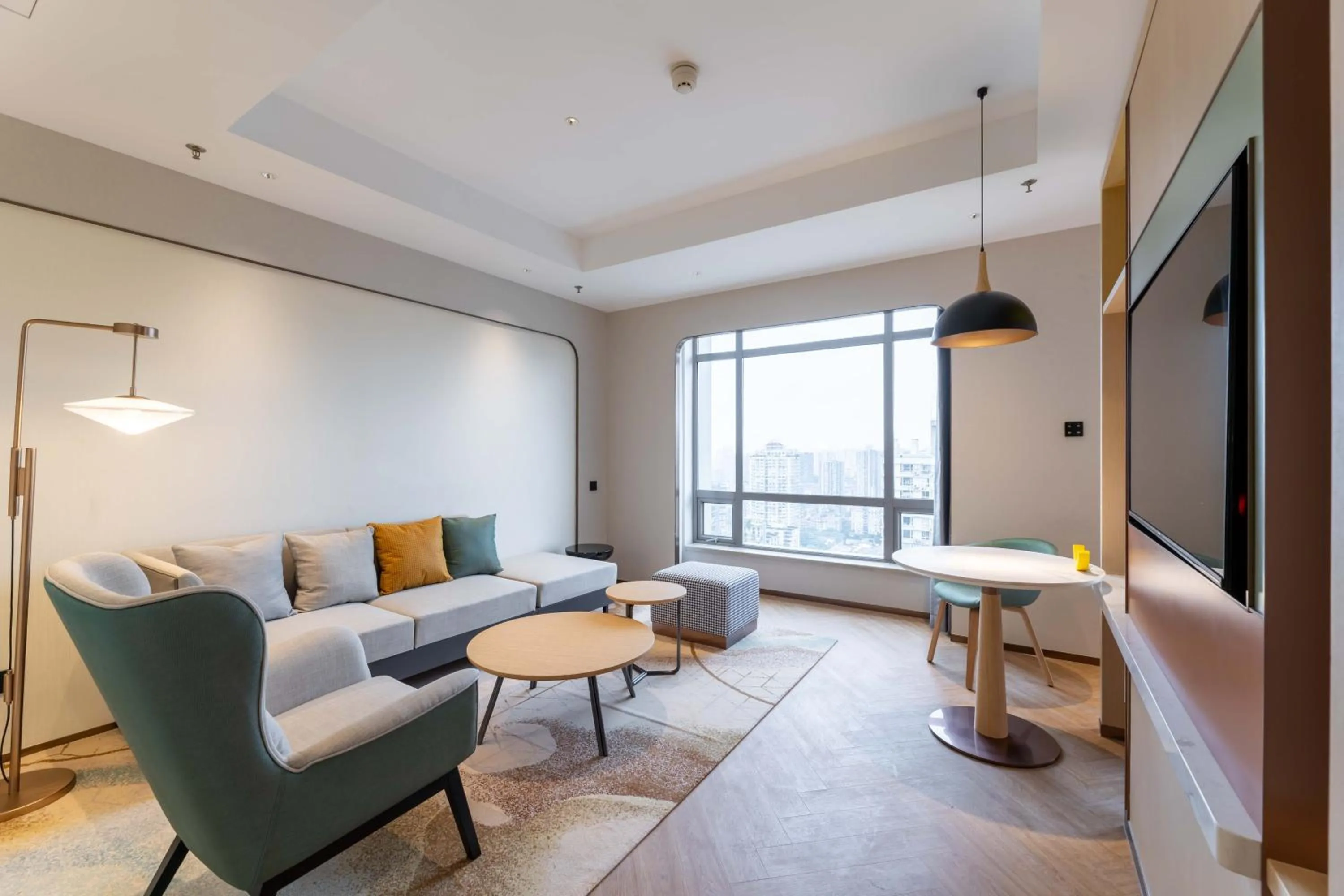 Seating area in Holiday Inn Chongqing Guanyinqiao, an IHG Hotel