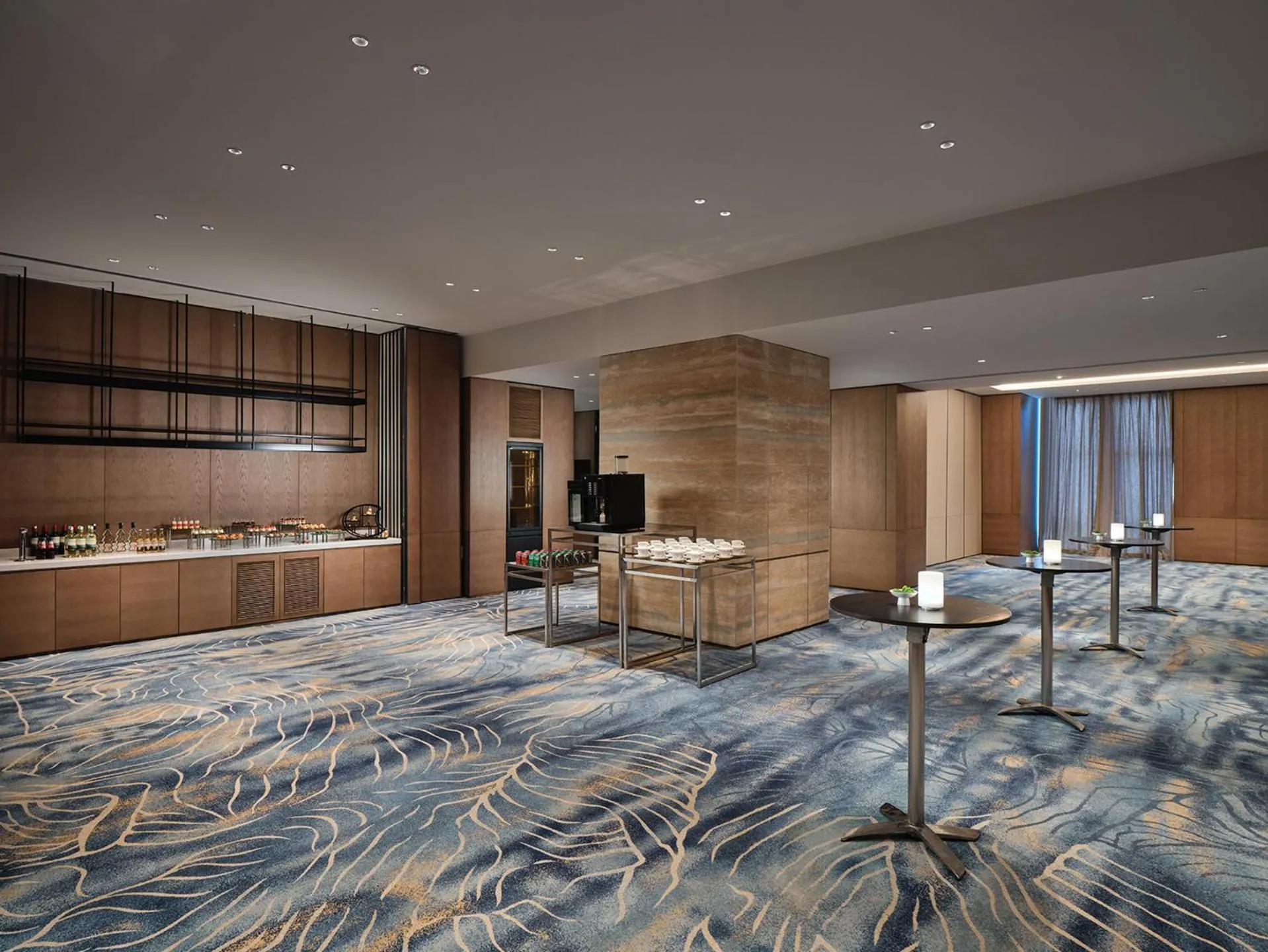 Meeting/conference room, Bed in Crowne Plaza Hohhot City Center