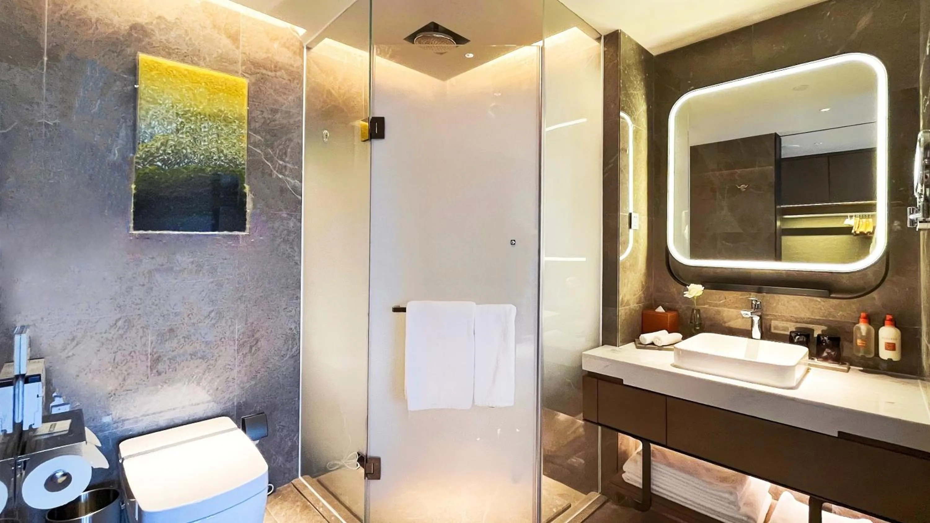 Photo of the whole room in Crowne Plaza Hohhot City Center