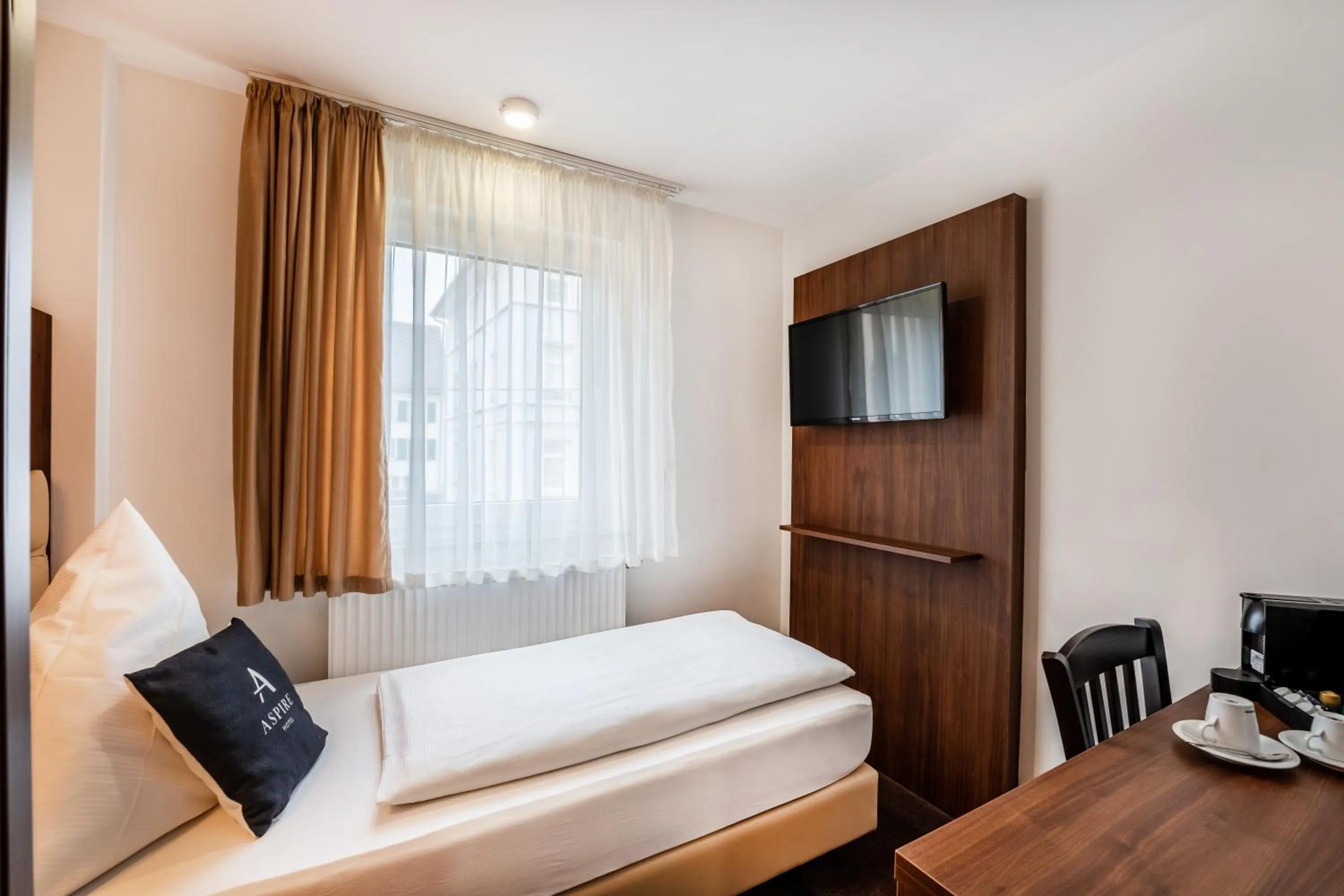 Bed in Aspire Castillo Reutlingen, Trademark Collection by Wyndham