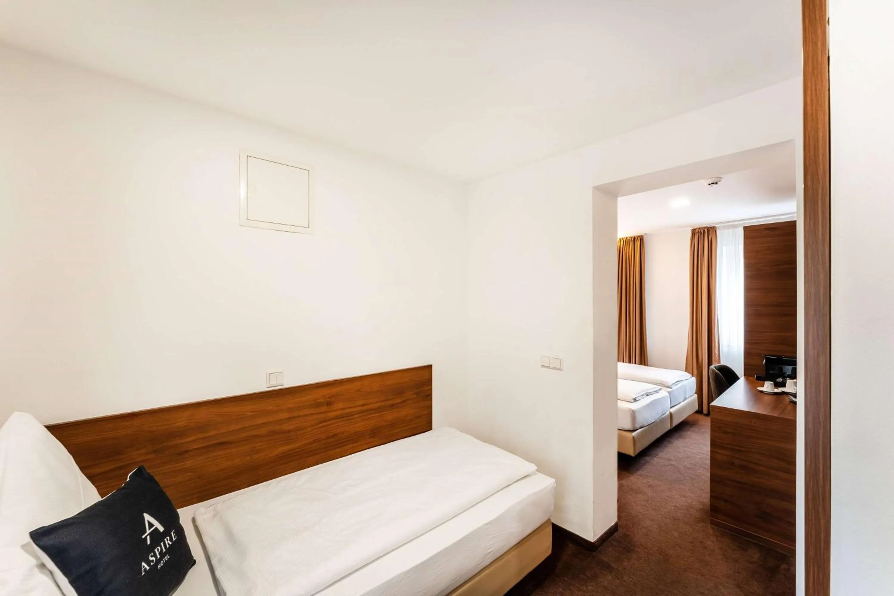 Photo of the whole room, Bed in Stadthotel Reutlingen