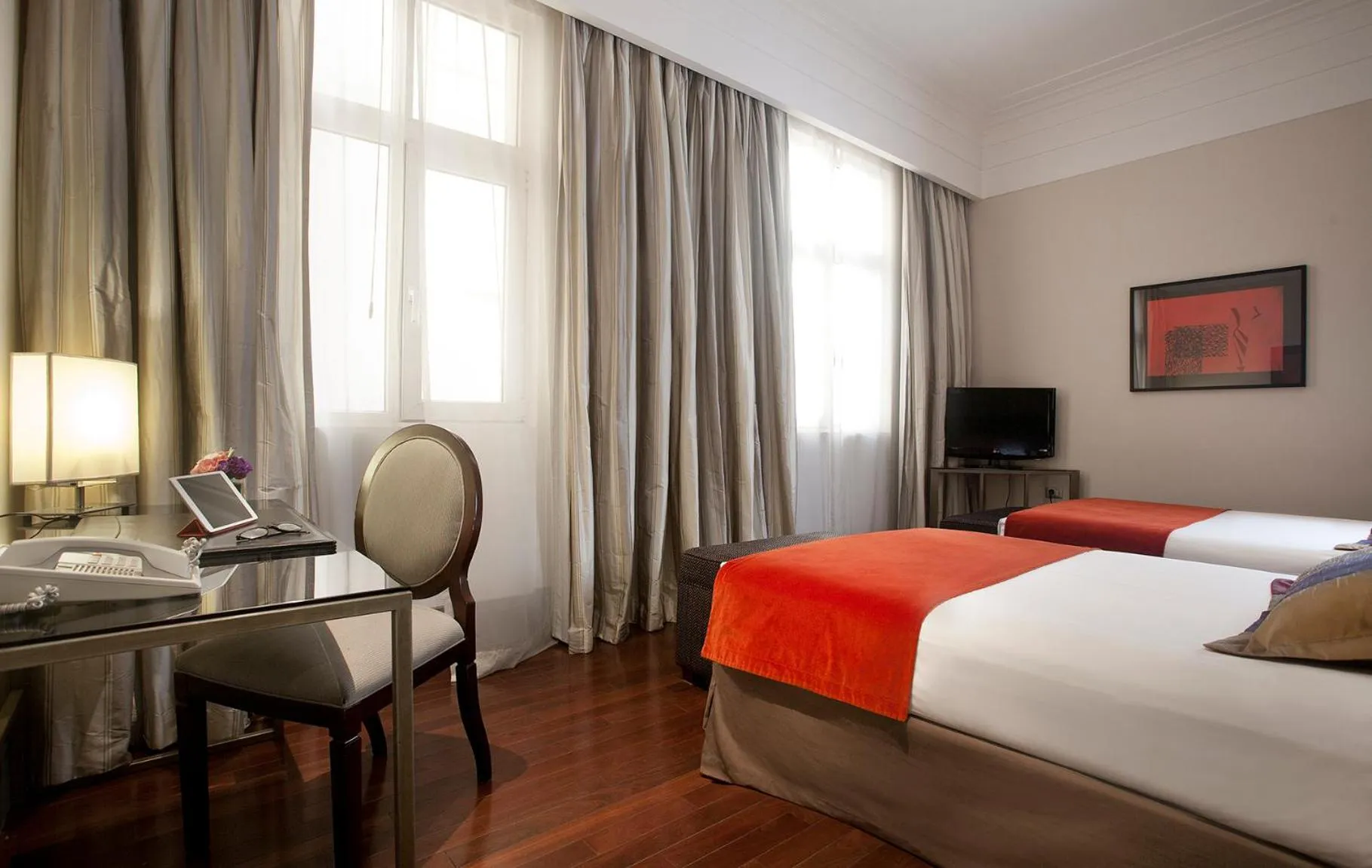 Bedroom, Bed in Savoy Hotel