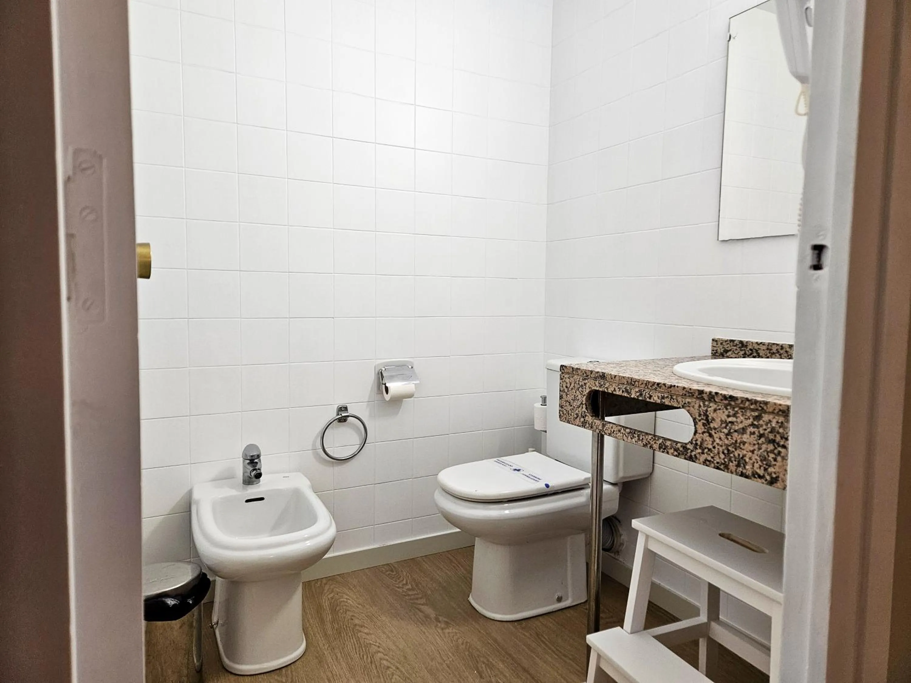 Bathroom in Hotel Pere D'Urg 3000