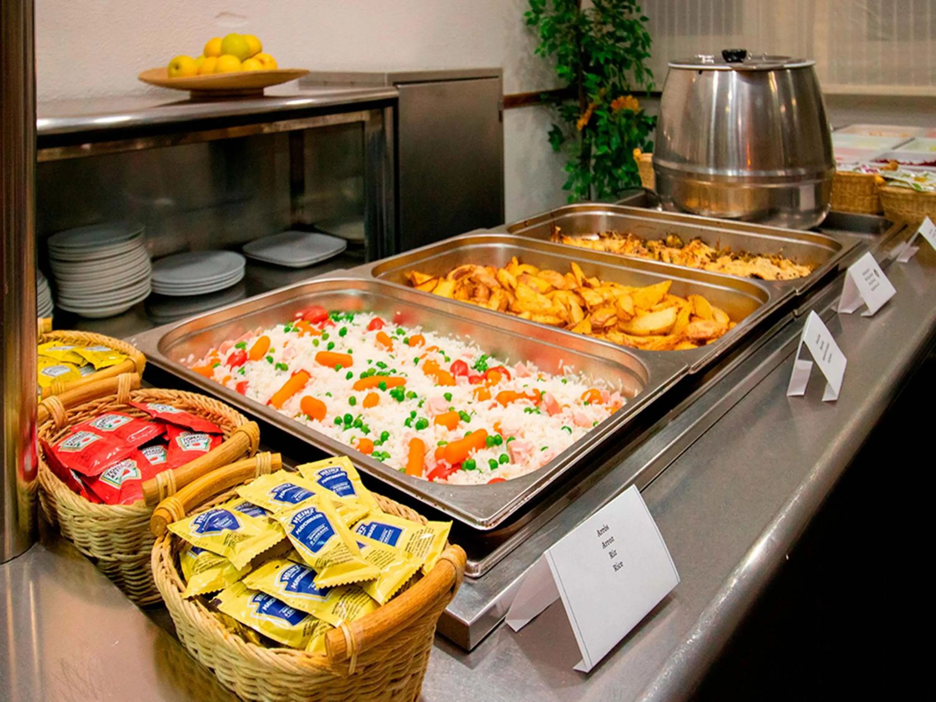 Restaurant/places to eat in Hotel Pere D'Urg 3000