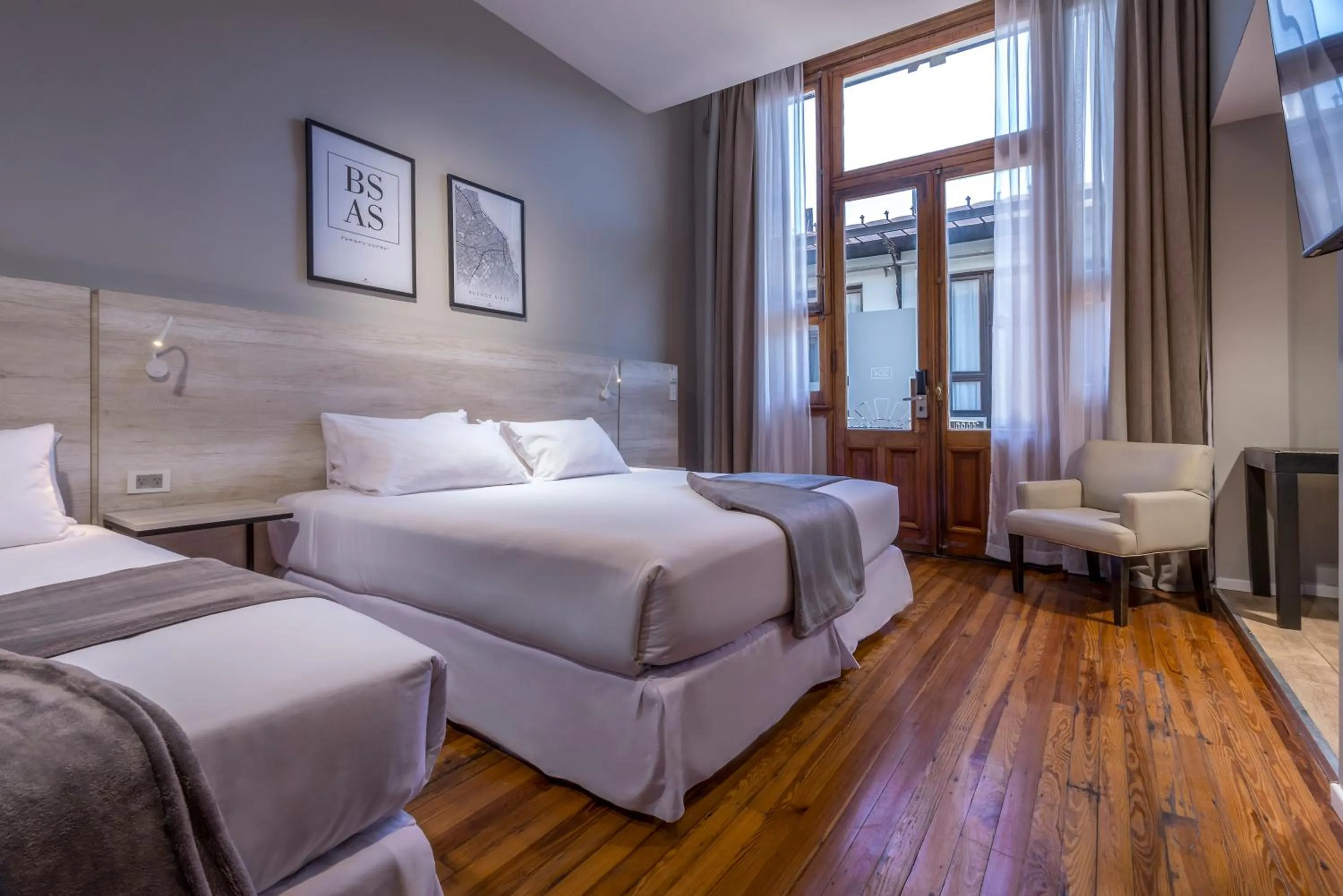 Bedroom, Bed in Up Tribeca