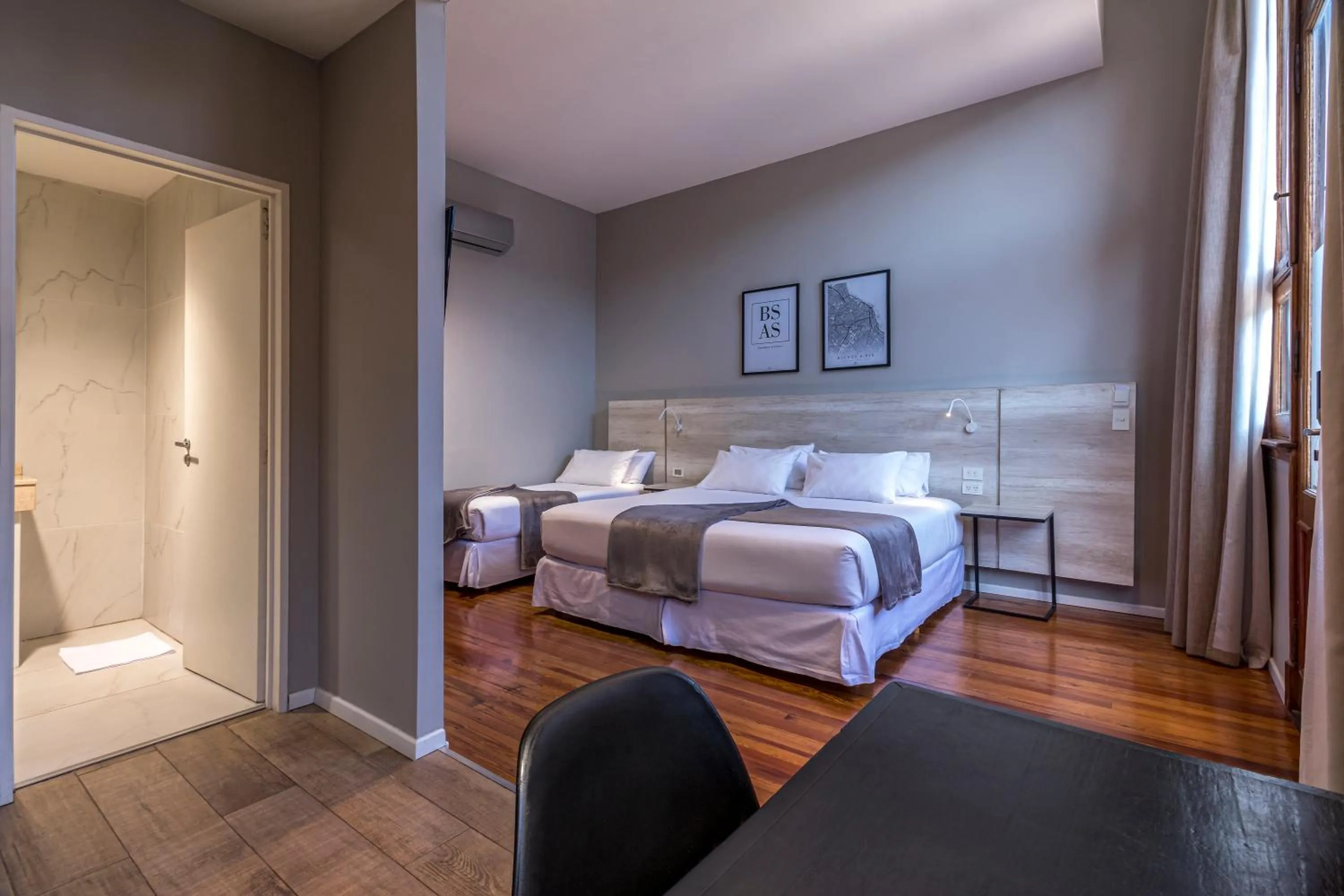 Bedroom, Bed in Up Tribeca